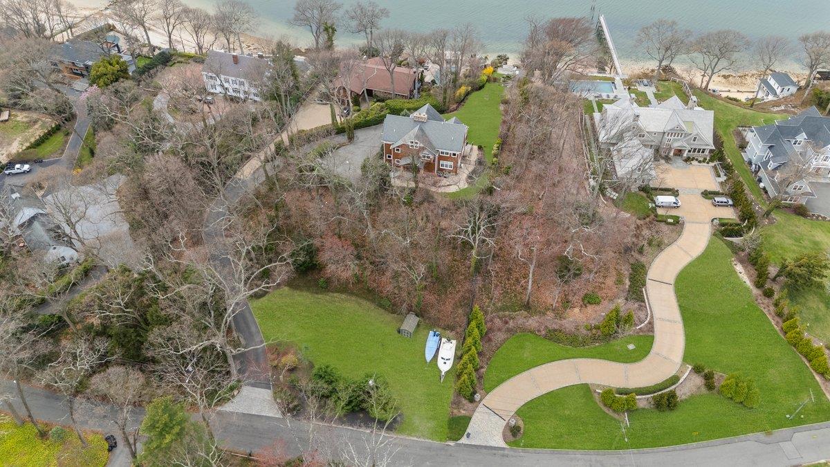 249 Little Neck Rd Property Photo