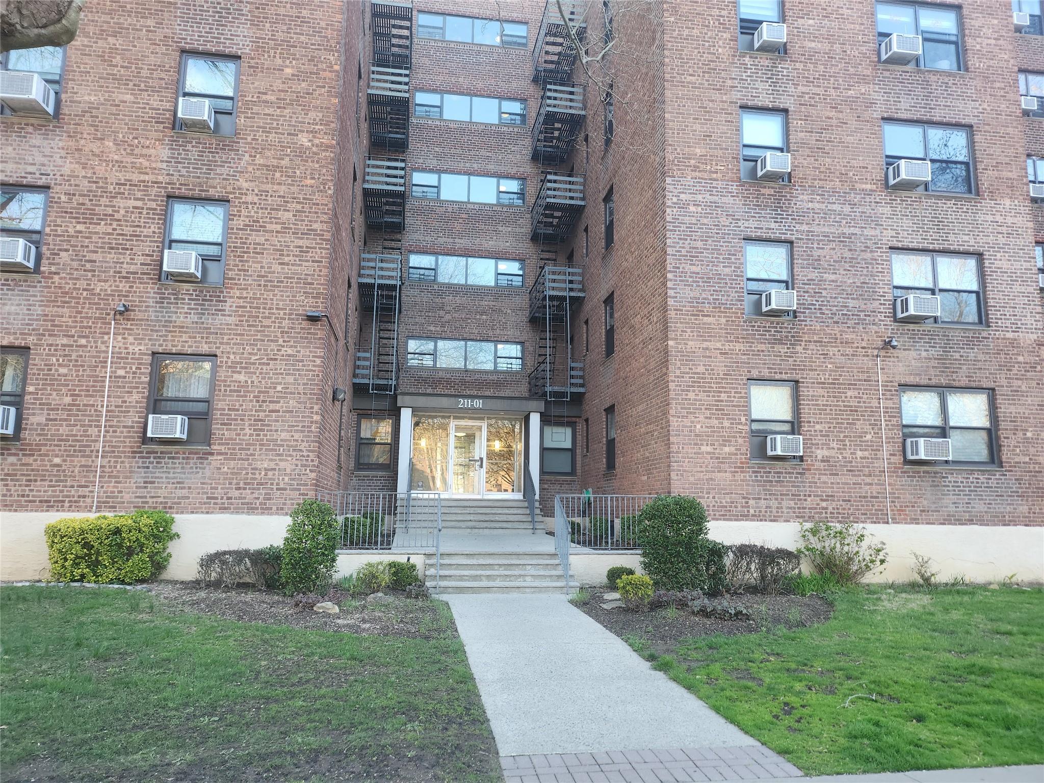 211-1 75th Ave Property Photo