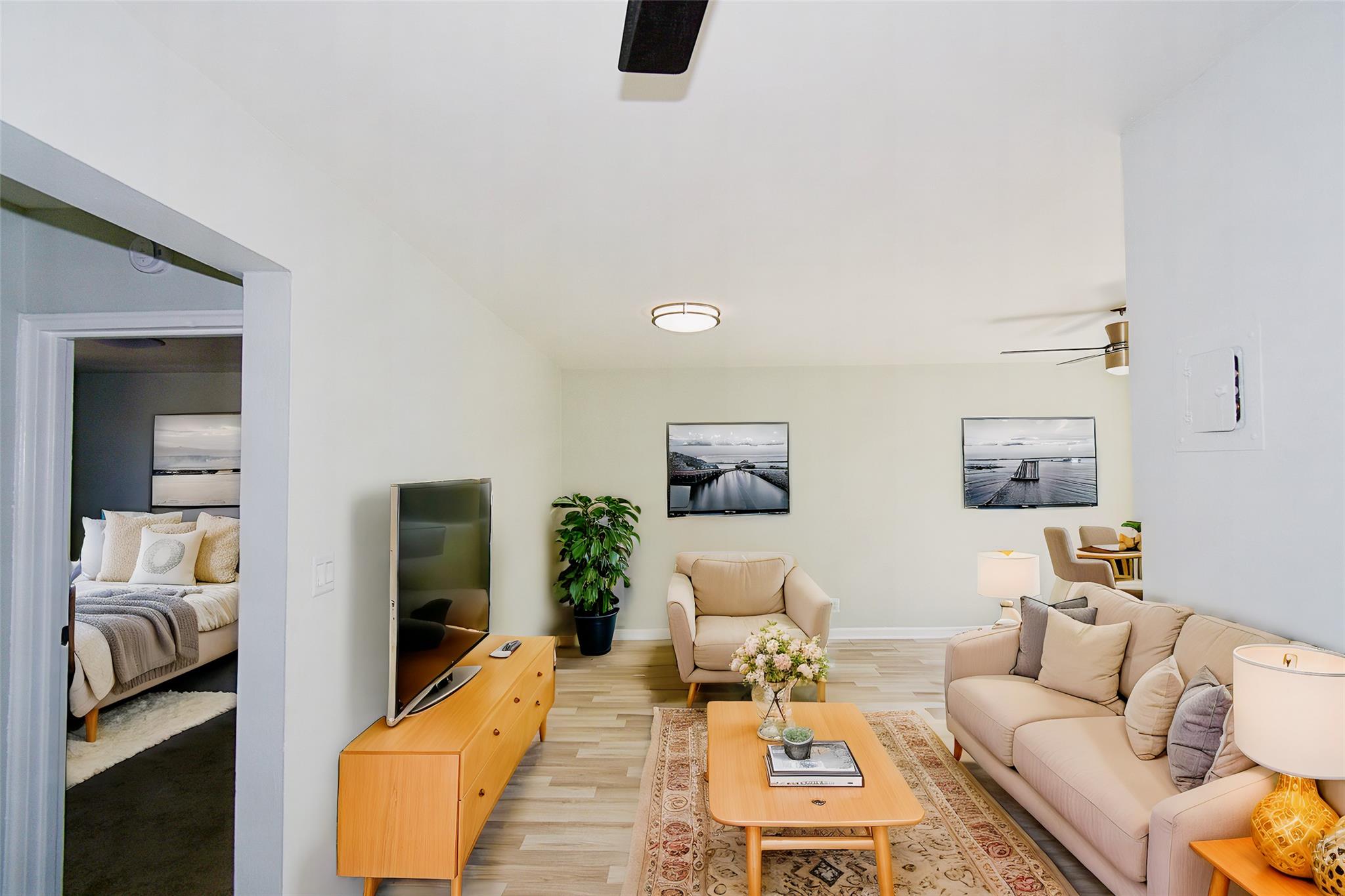 33 E Grand B3c Property Photo 4
