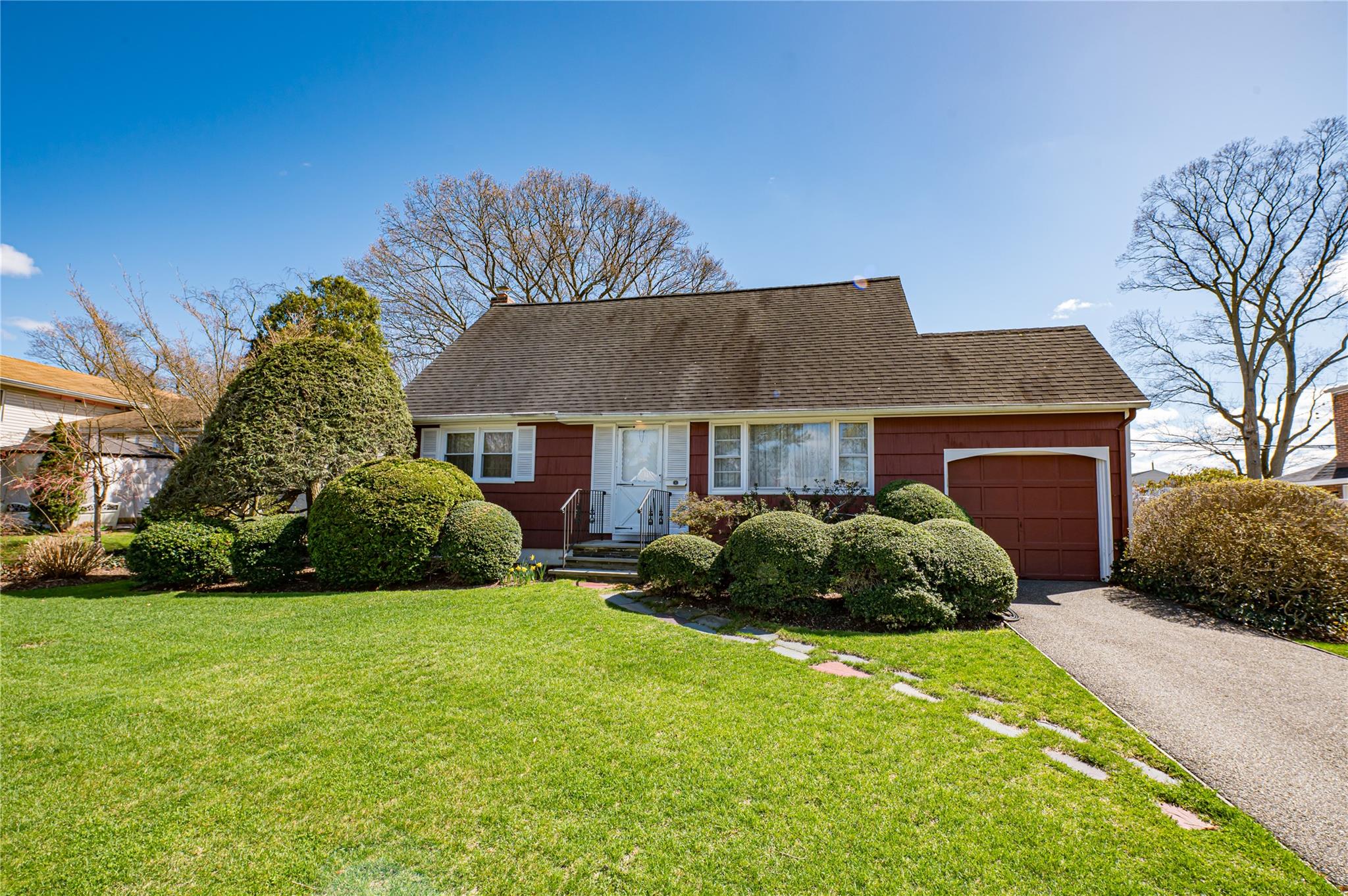 Oyster Bay High School Real Estate Listings Main Image