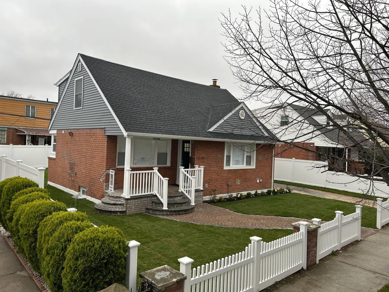 121-42 Laurelton Parkway Property Photo