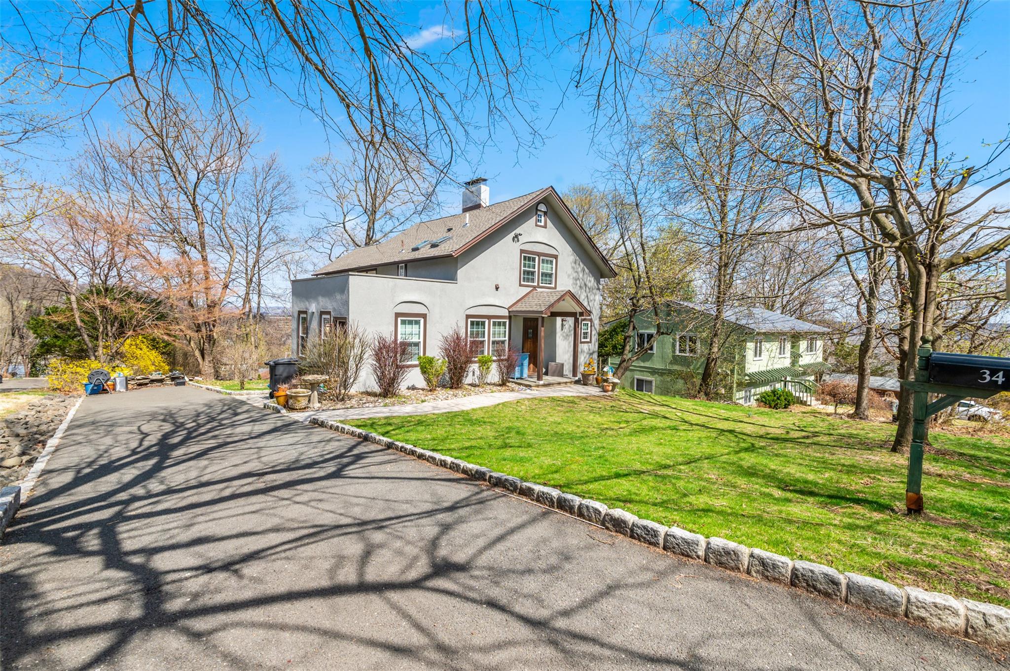 34 Dickinson Avenue Property Photo
