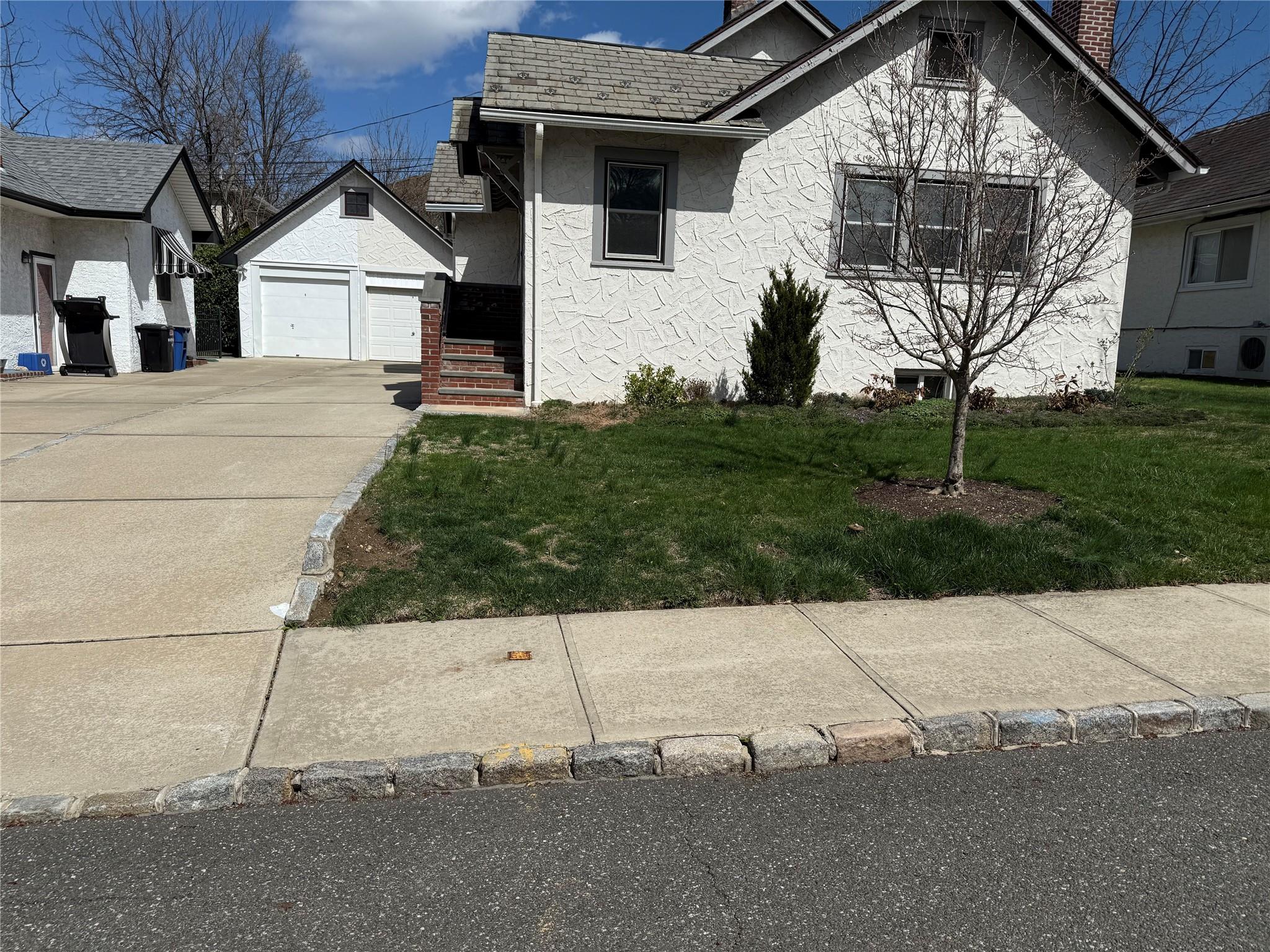 11 Crampton Avenue Property Photo