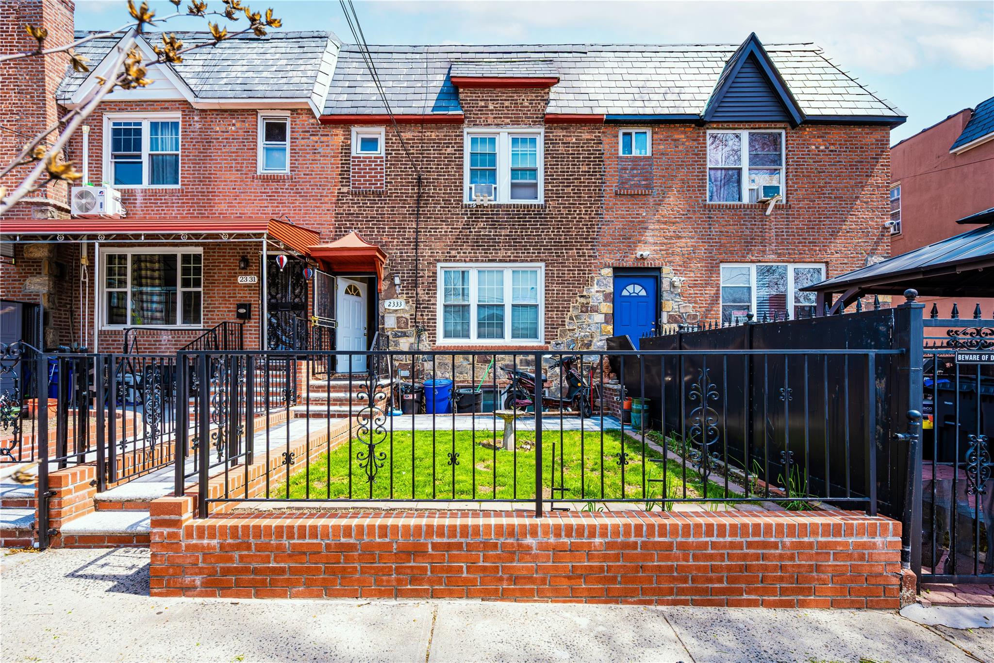 23-33 95 Street Property Photo
