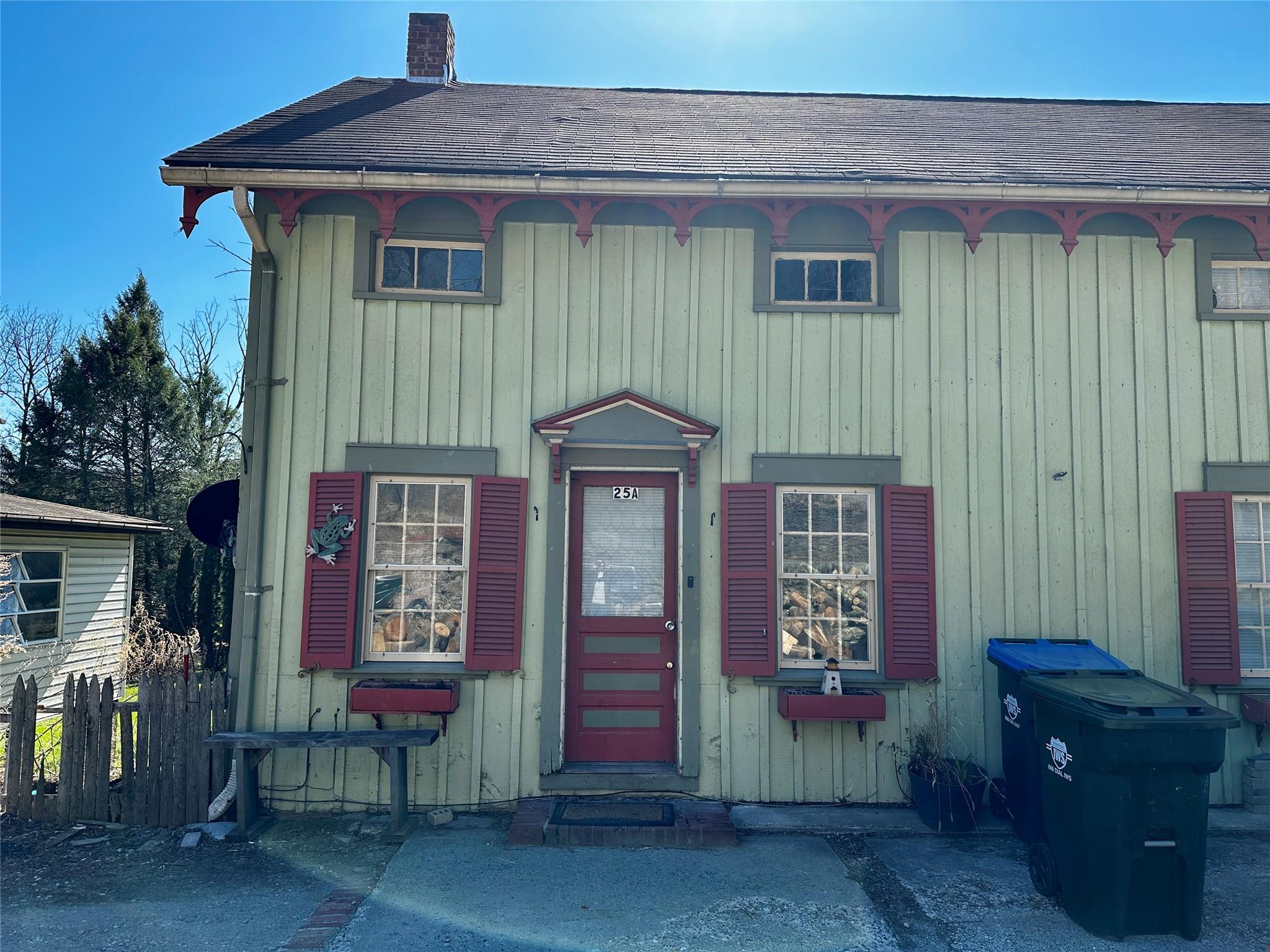 25 Main St Property Photo