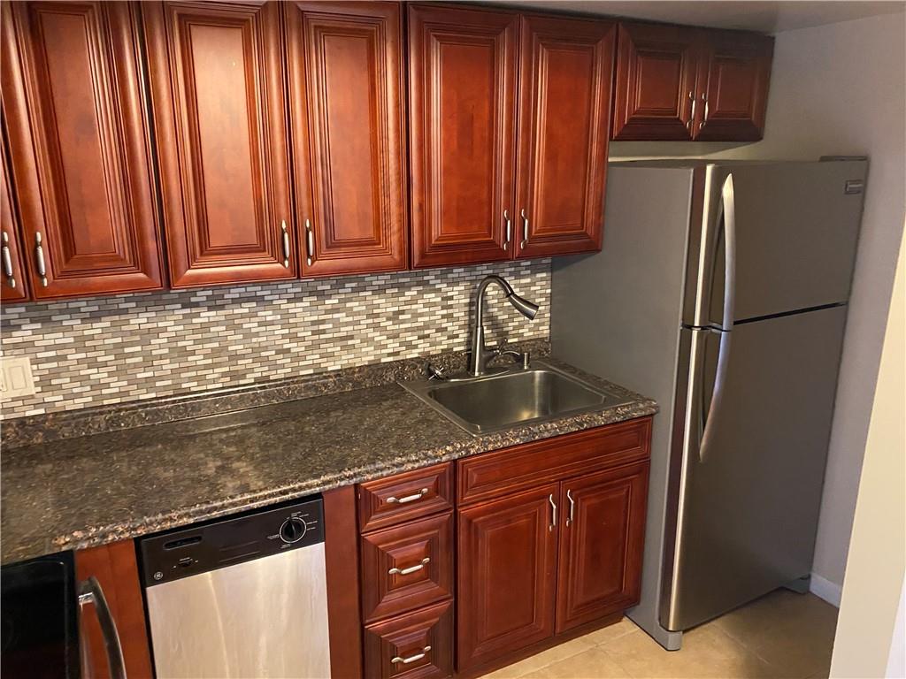 305 Chateau Rive Property Photo