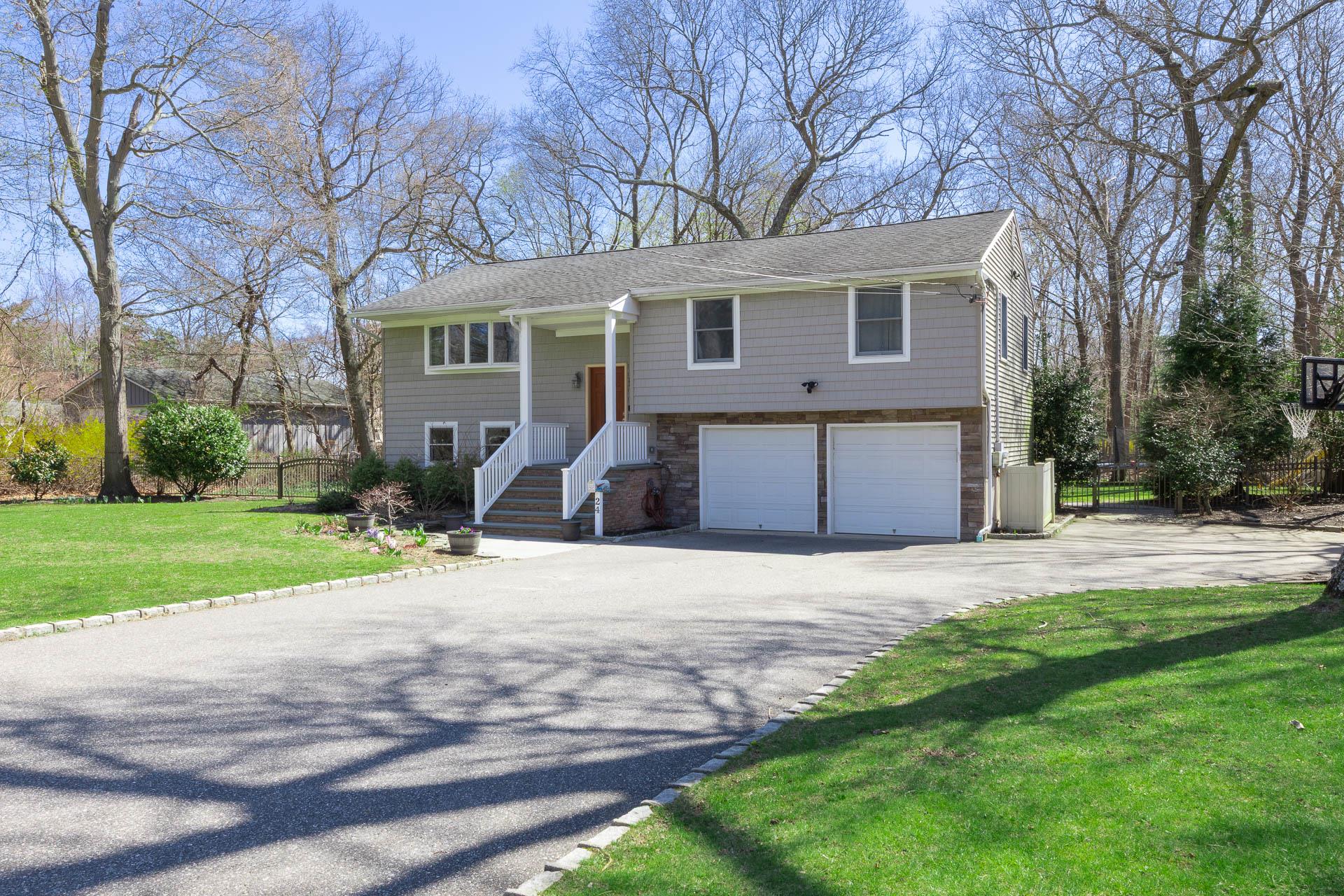 24 Oak Street Property Photo 2