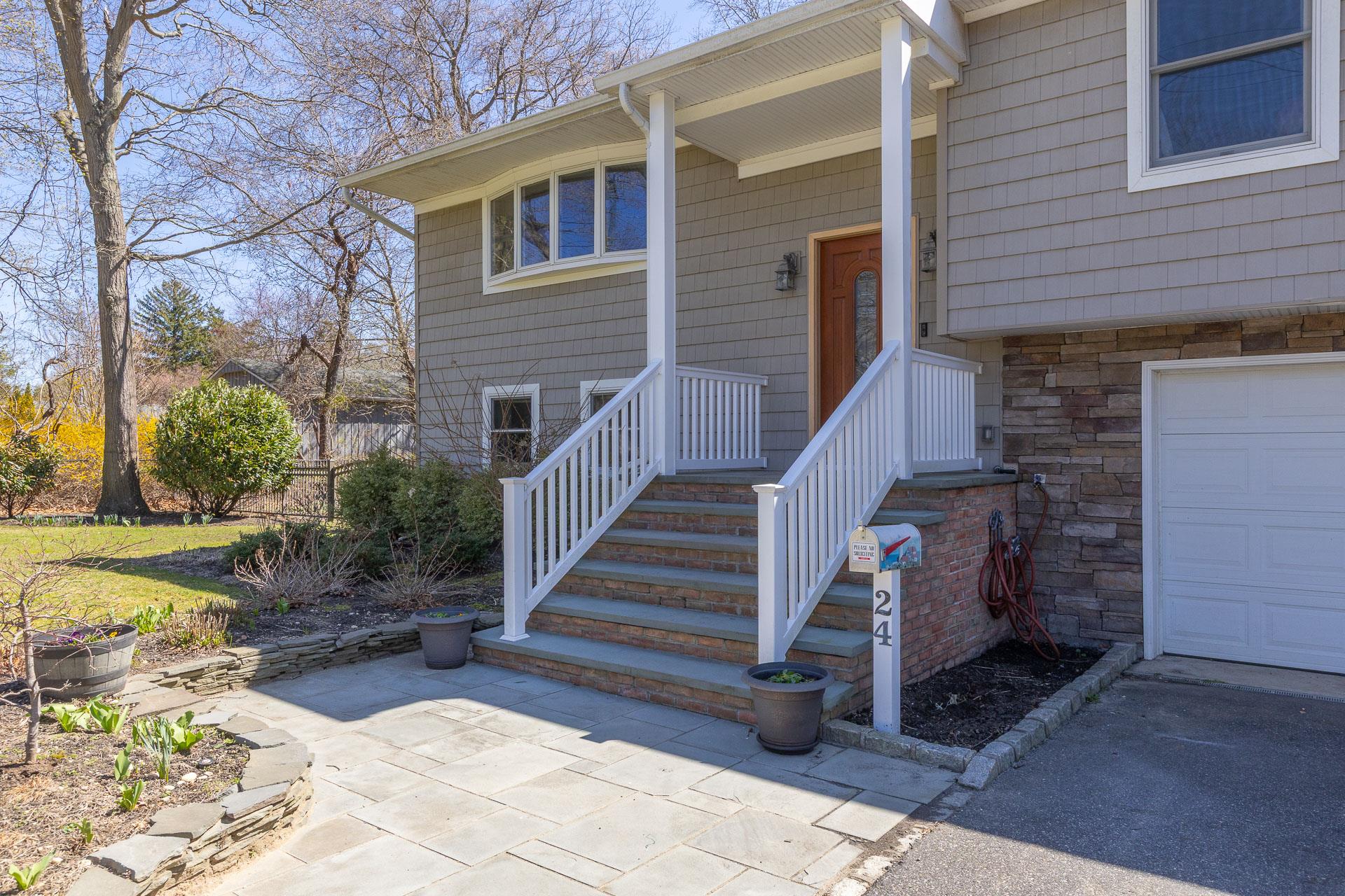 24 Oak Street Property Photo 3