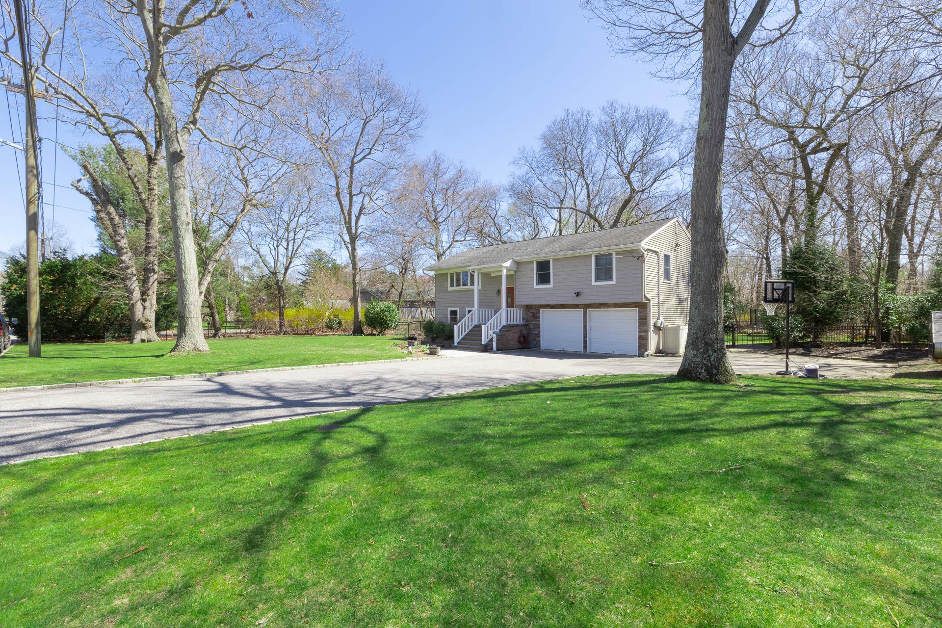 24 Oak Street Property Photo 5