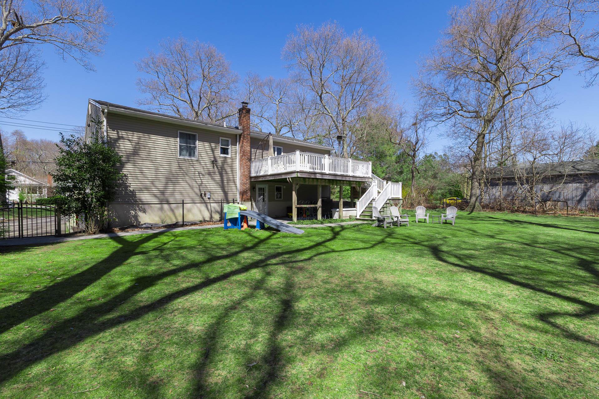24 Oak Street Property Photo 7