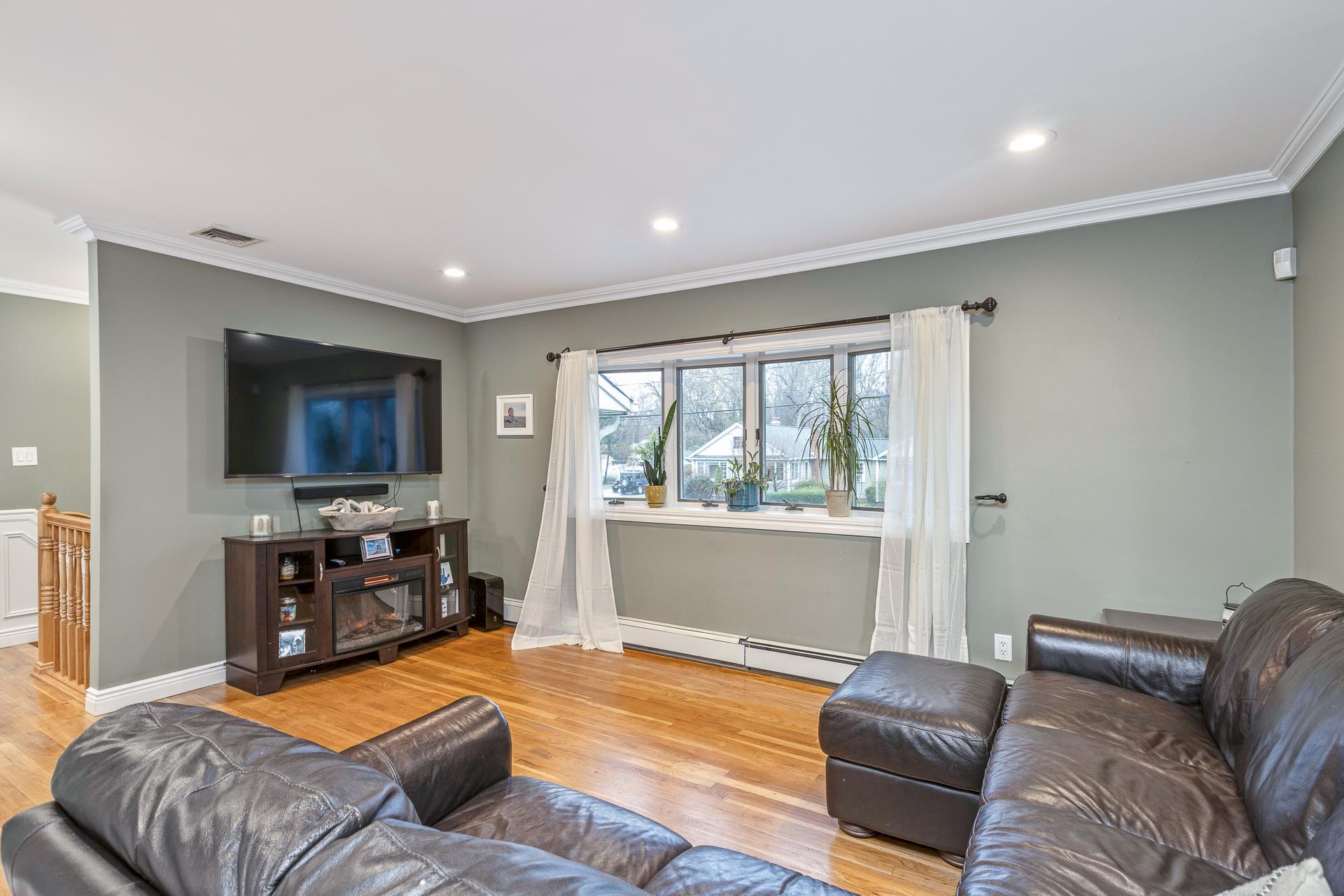 24 Oak Street Property Photo 19