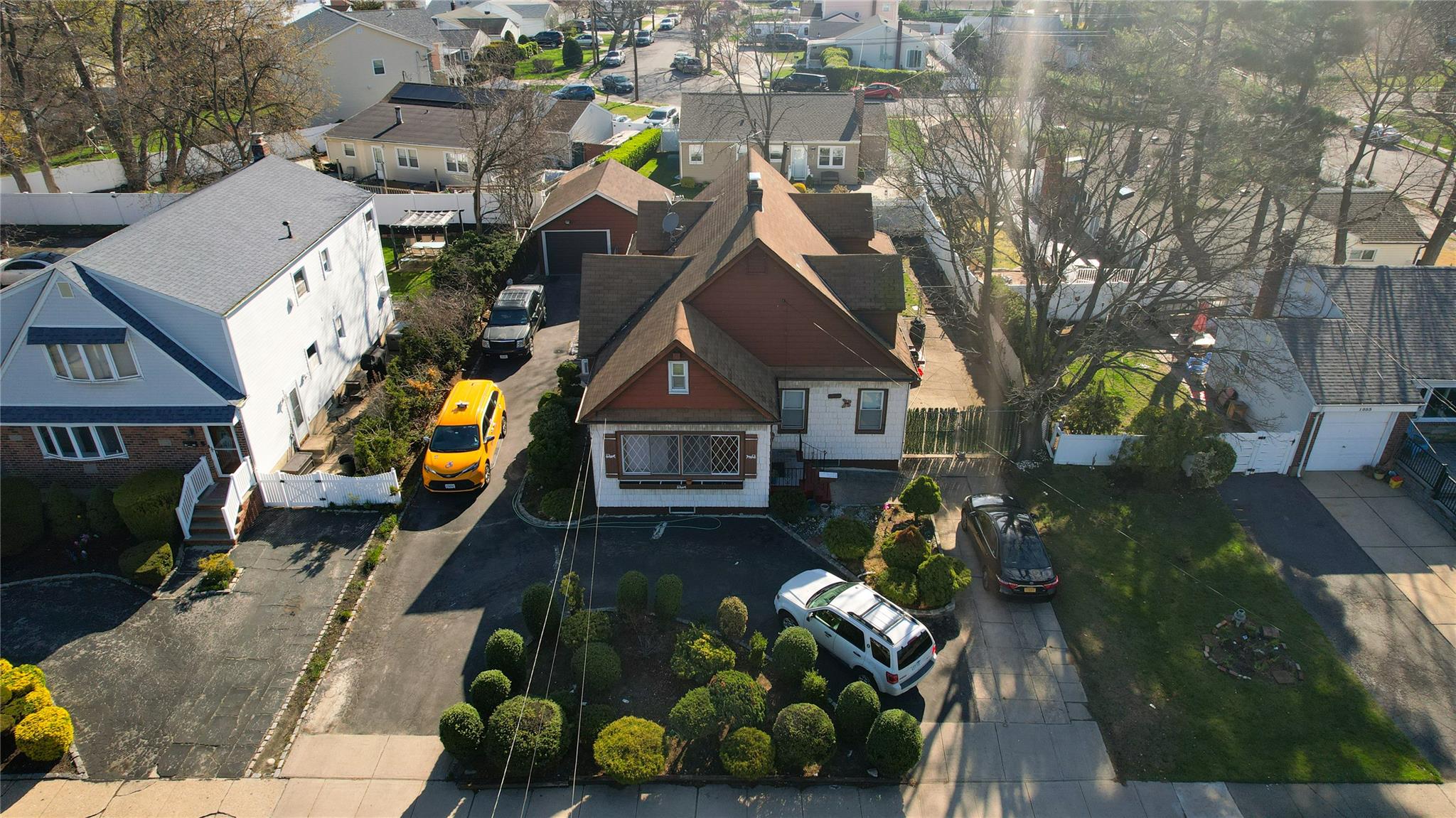 1033 N Fletcher Ave Property Photo