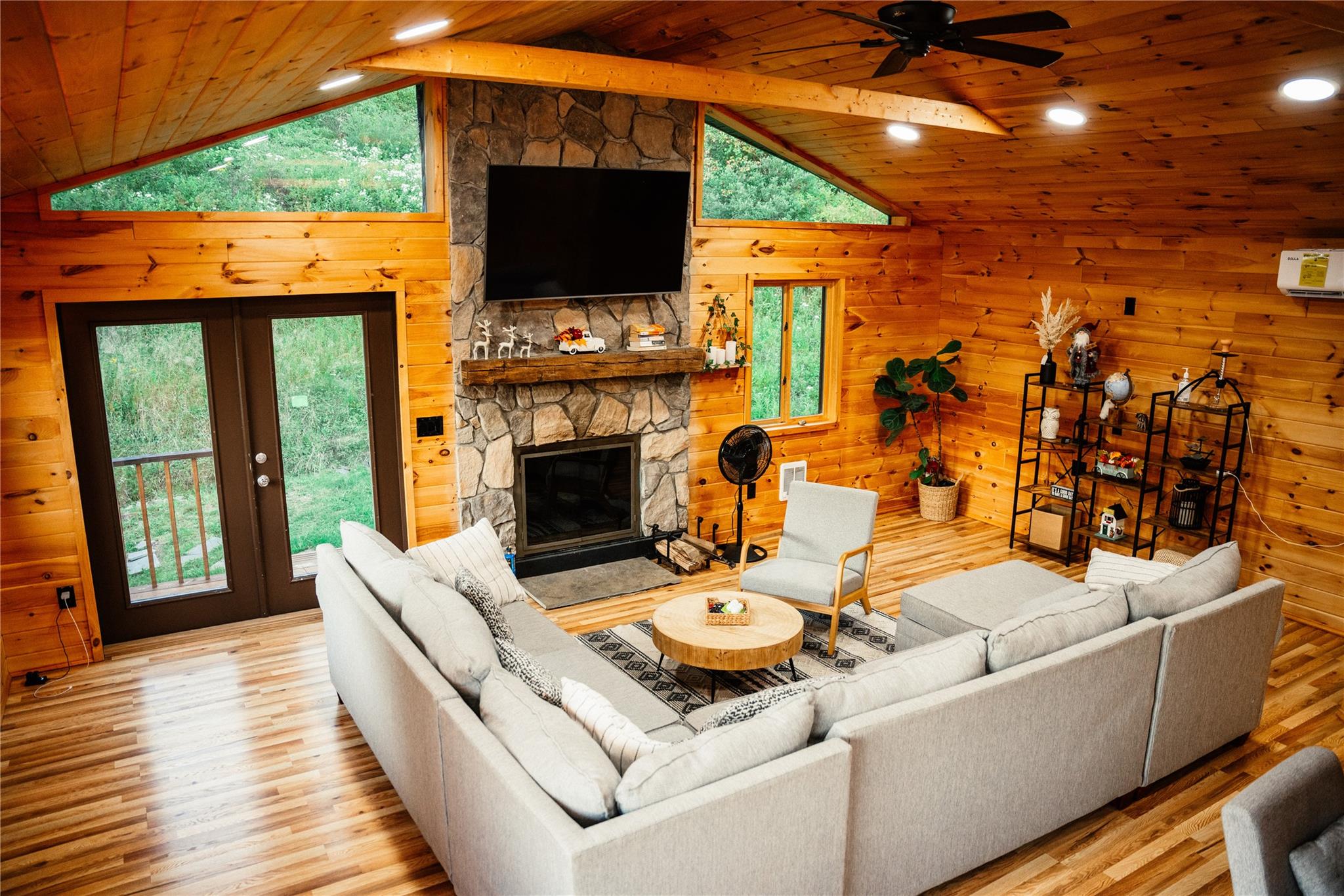 229 Glen Ellyn Road Property Photo 18