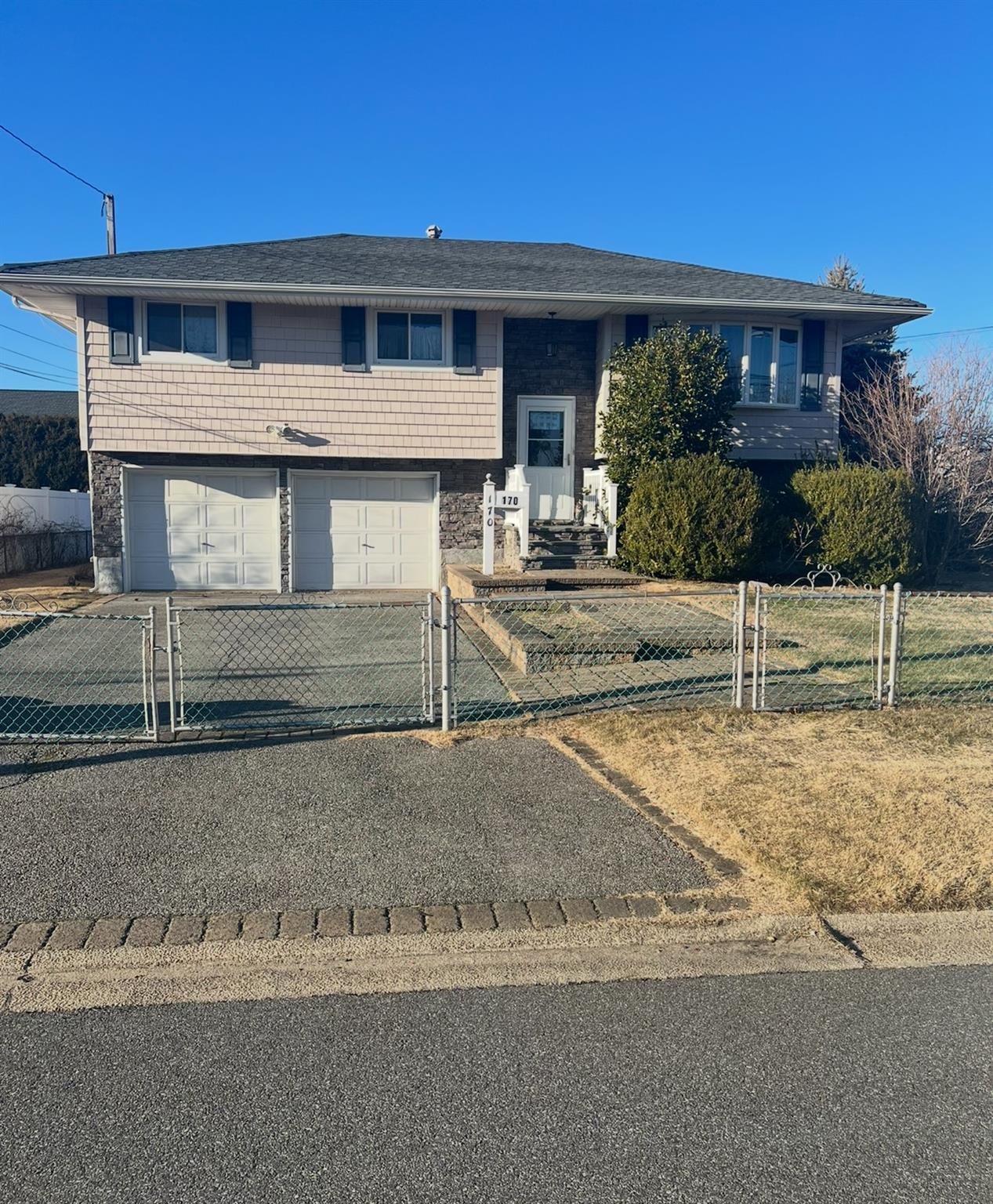 170 11th Street Property Photo 1