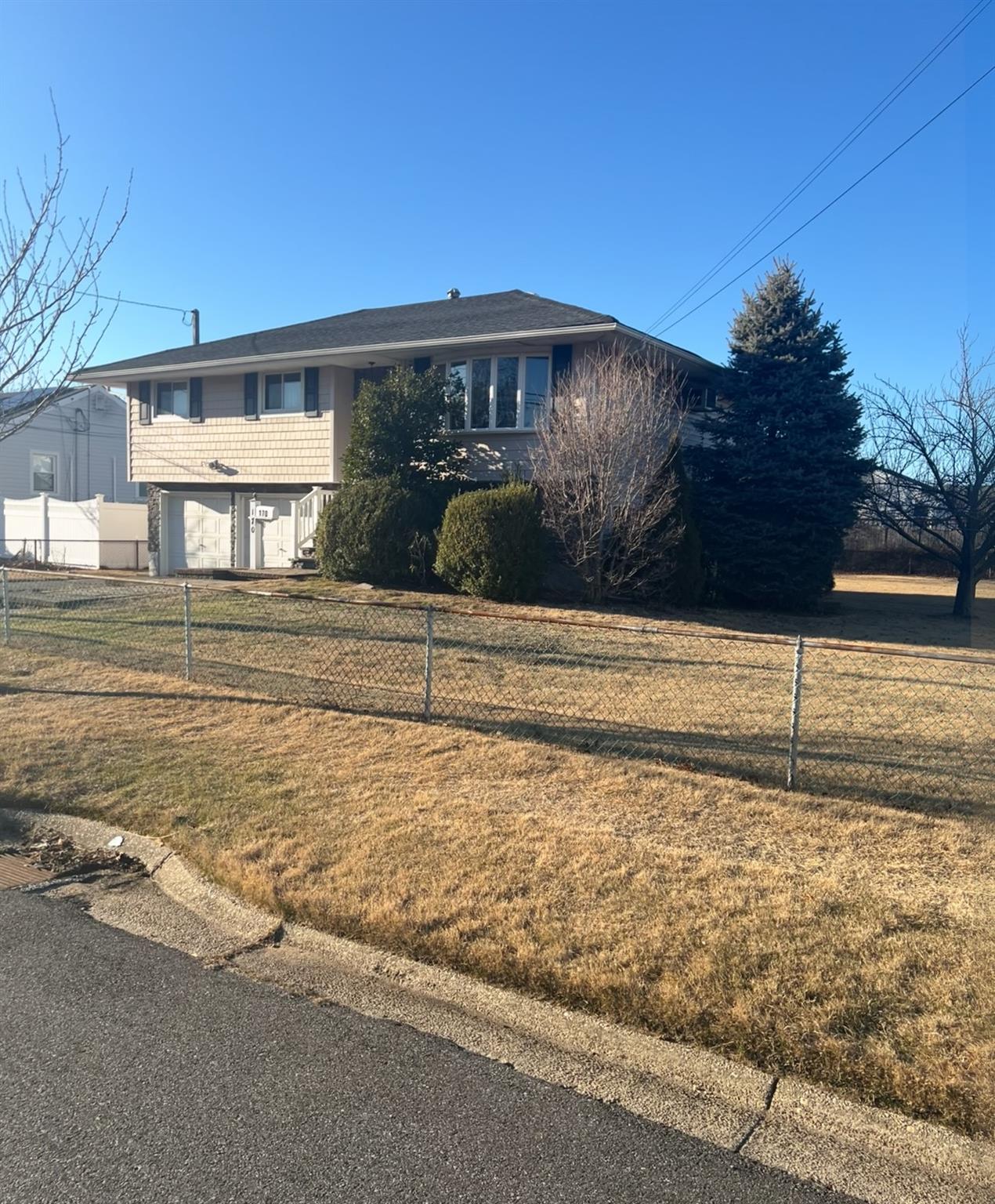 170 11th Street Property Photo 3