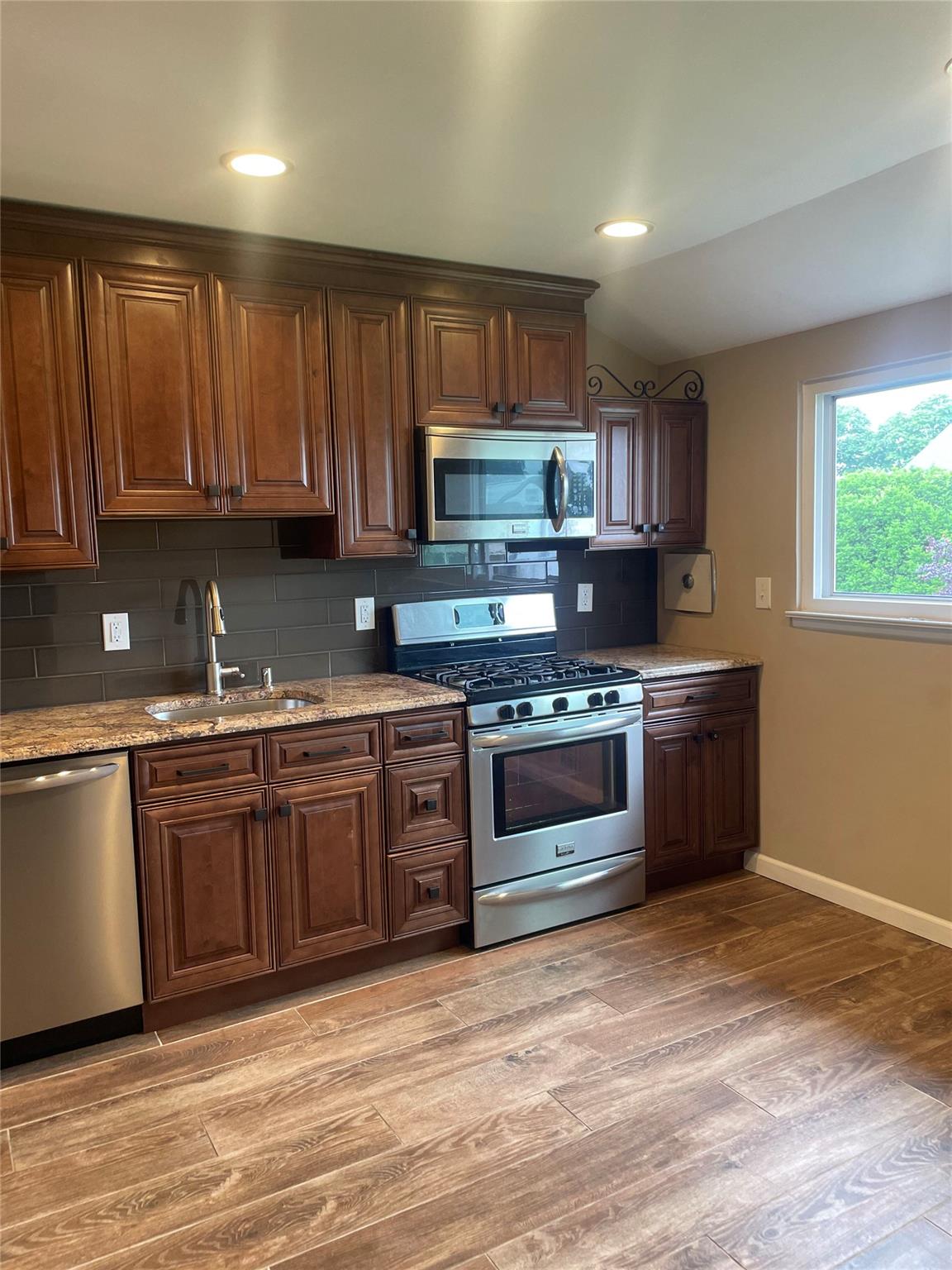 170 11th Street Property Photo 7