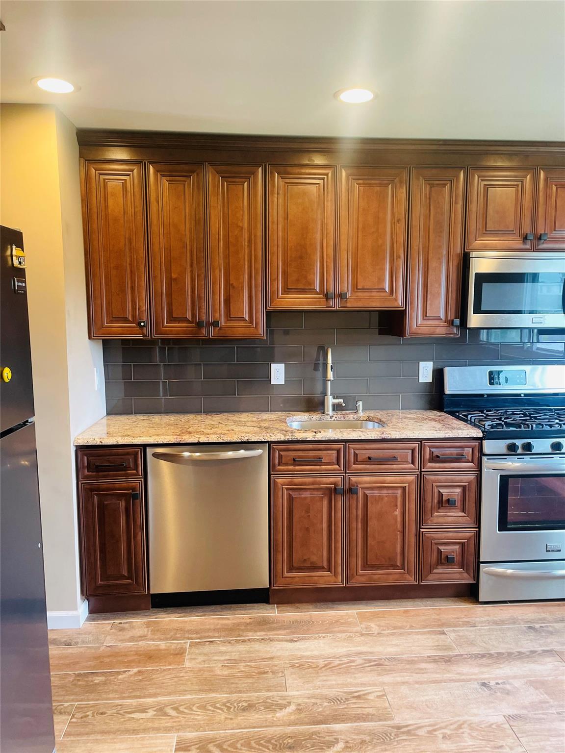 170 11th Street Property Photo 8