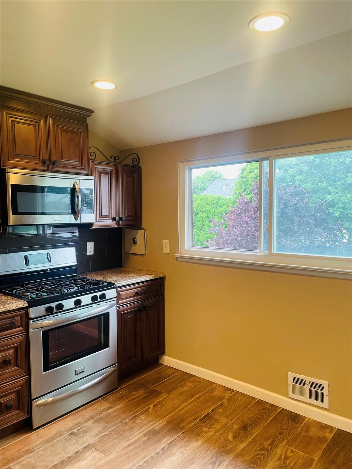170 11th Street Property Photo 9