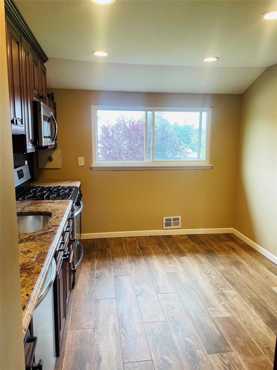 170 11th Street Property Photo 10