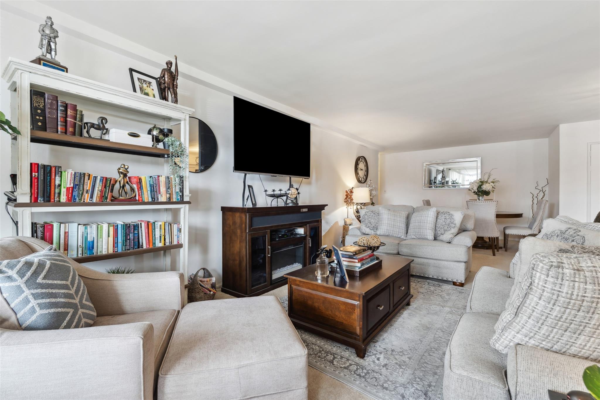 60 Hempstead Ave Property Photo