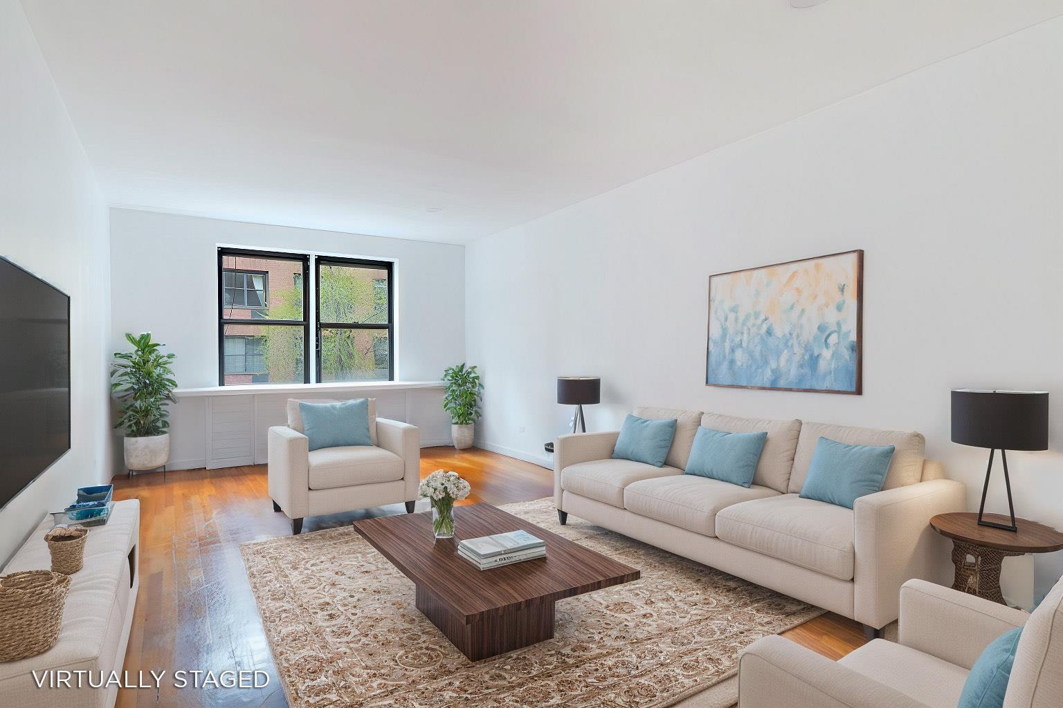 10022 Real Estate Listings Main Image