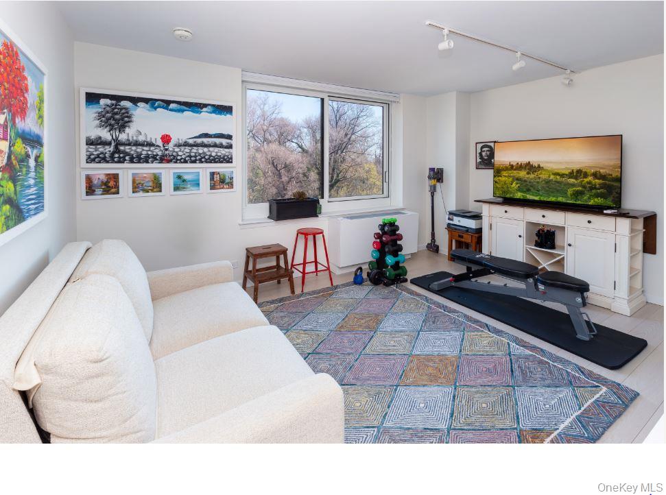 2521 Palisade Avenue 8c Property Photo 11
