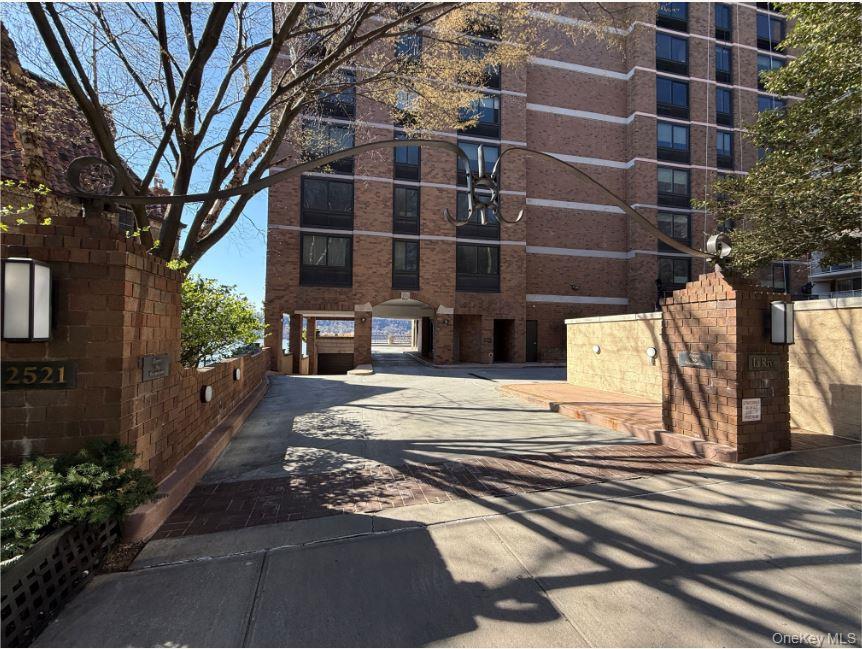 2521 Palisade Avenue 8c Property Photo 15