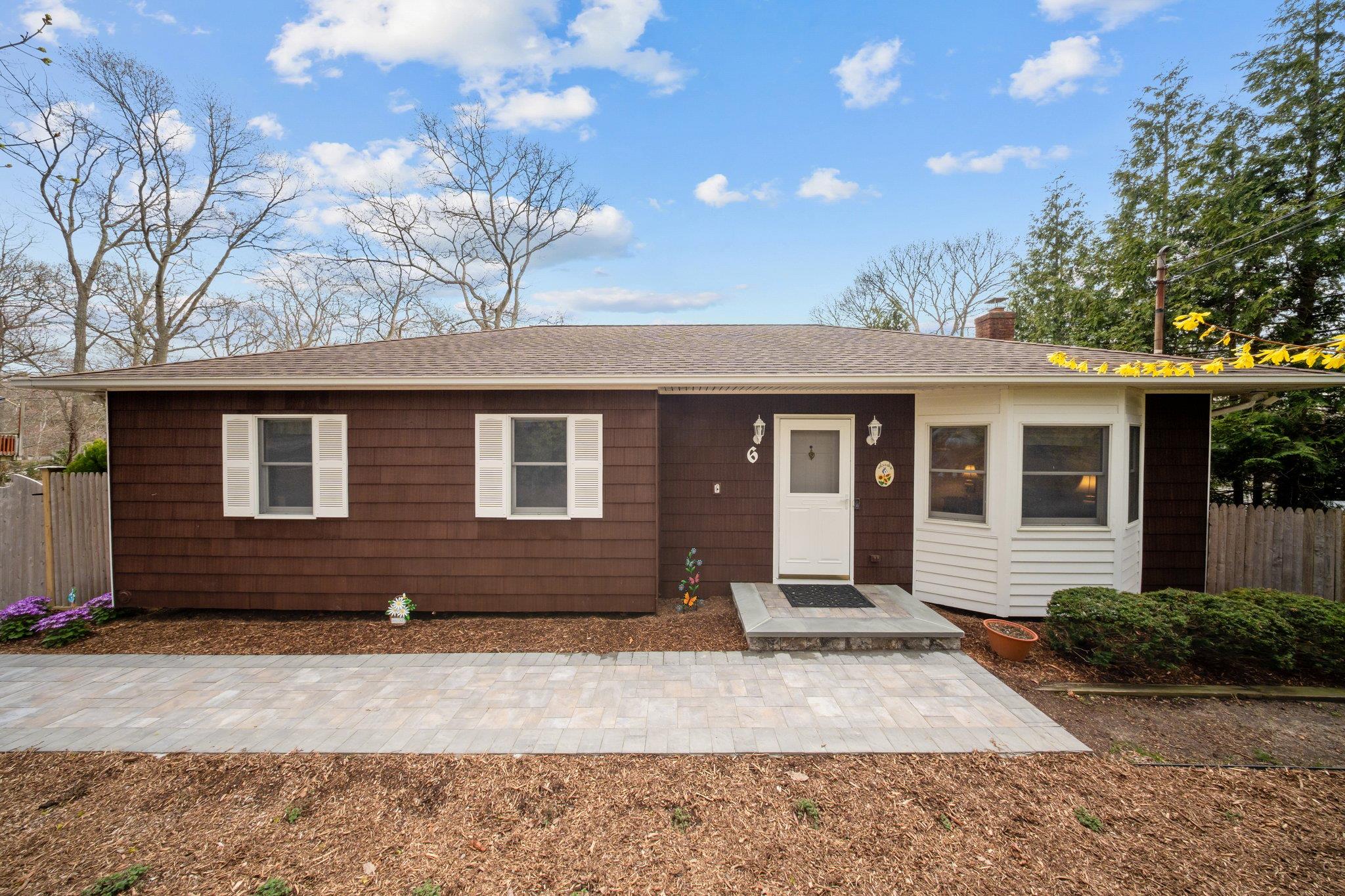 6 Park Dr Property Photo