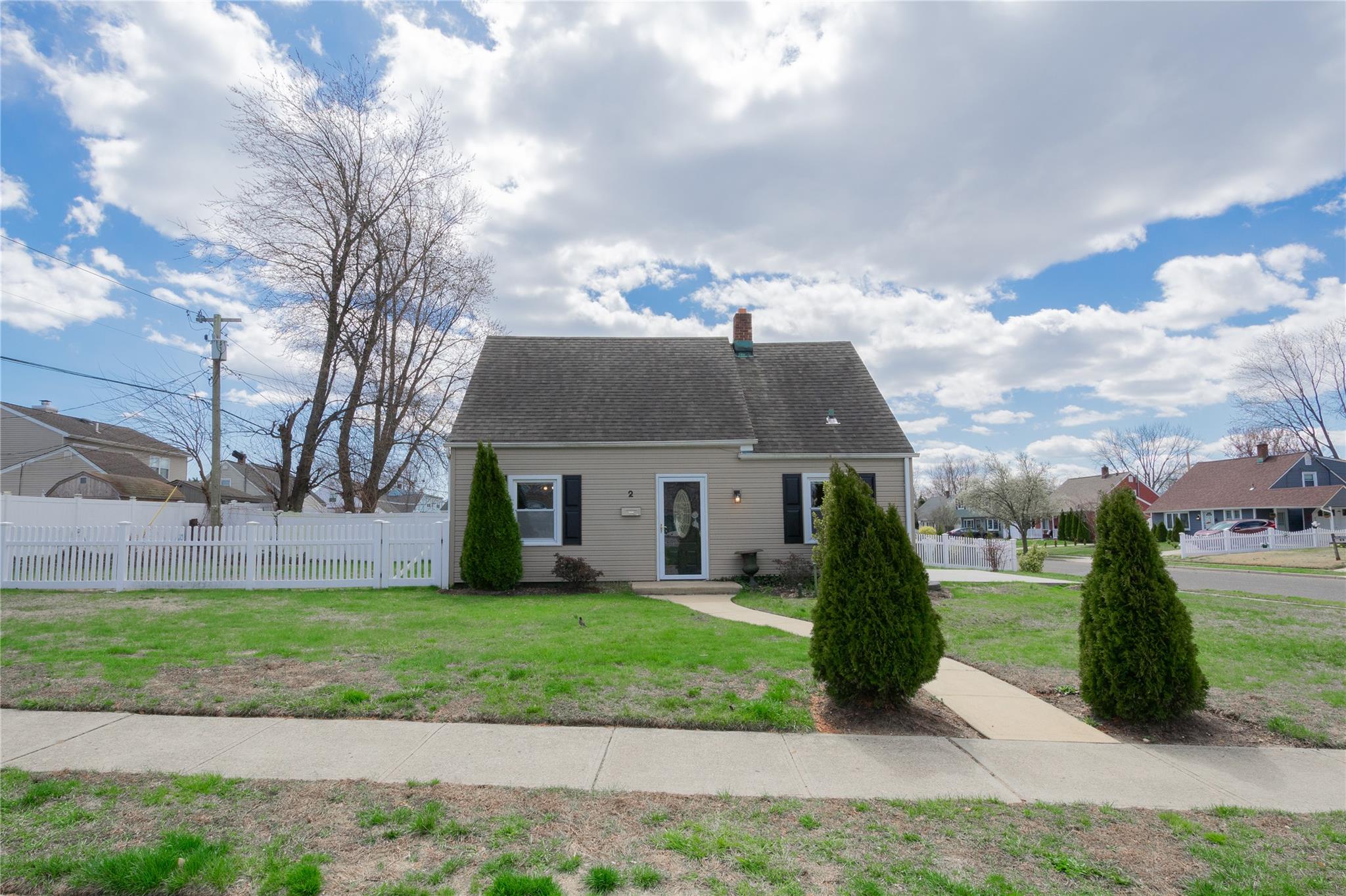 2 Tanners Ln Property Photo
