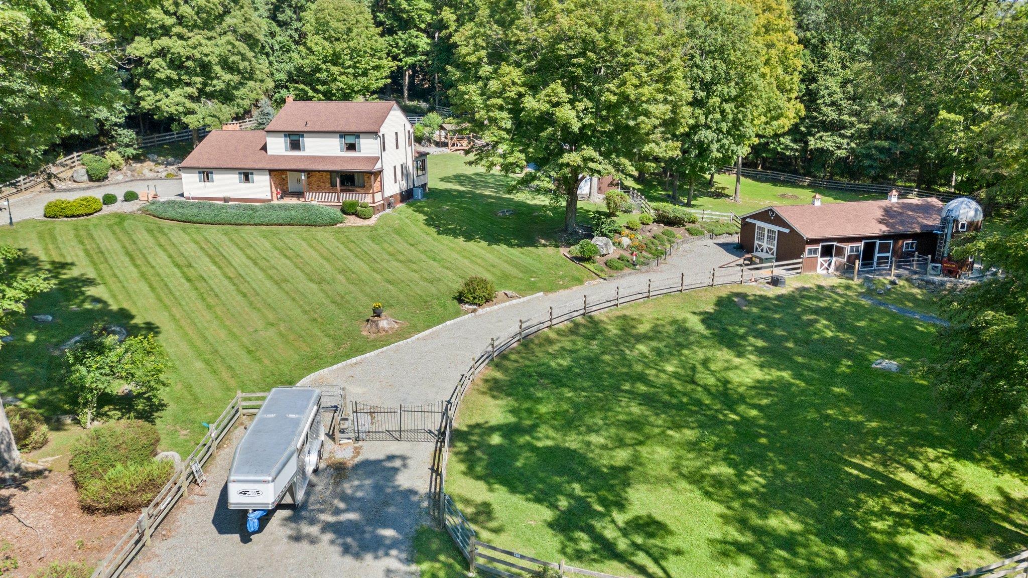 1080 E Mountain Road Property Photo 1