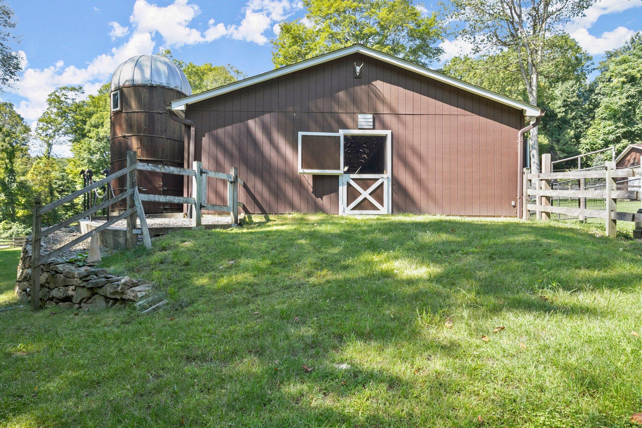 1080 E Mountain Road Property Photo 35