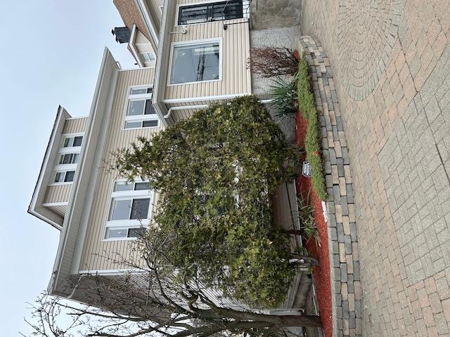 315 Beach 29th Street Property Photo