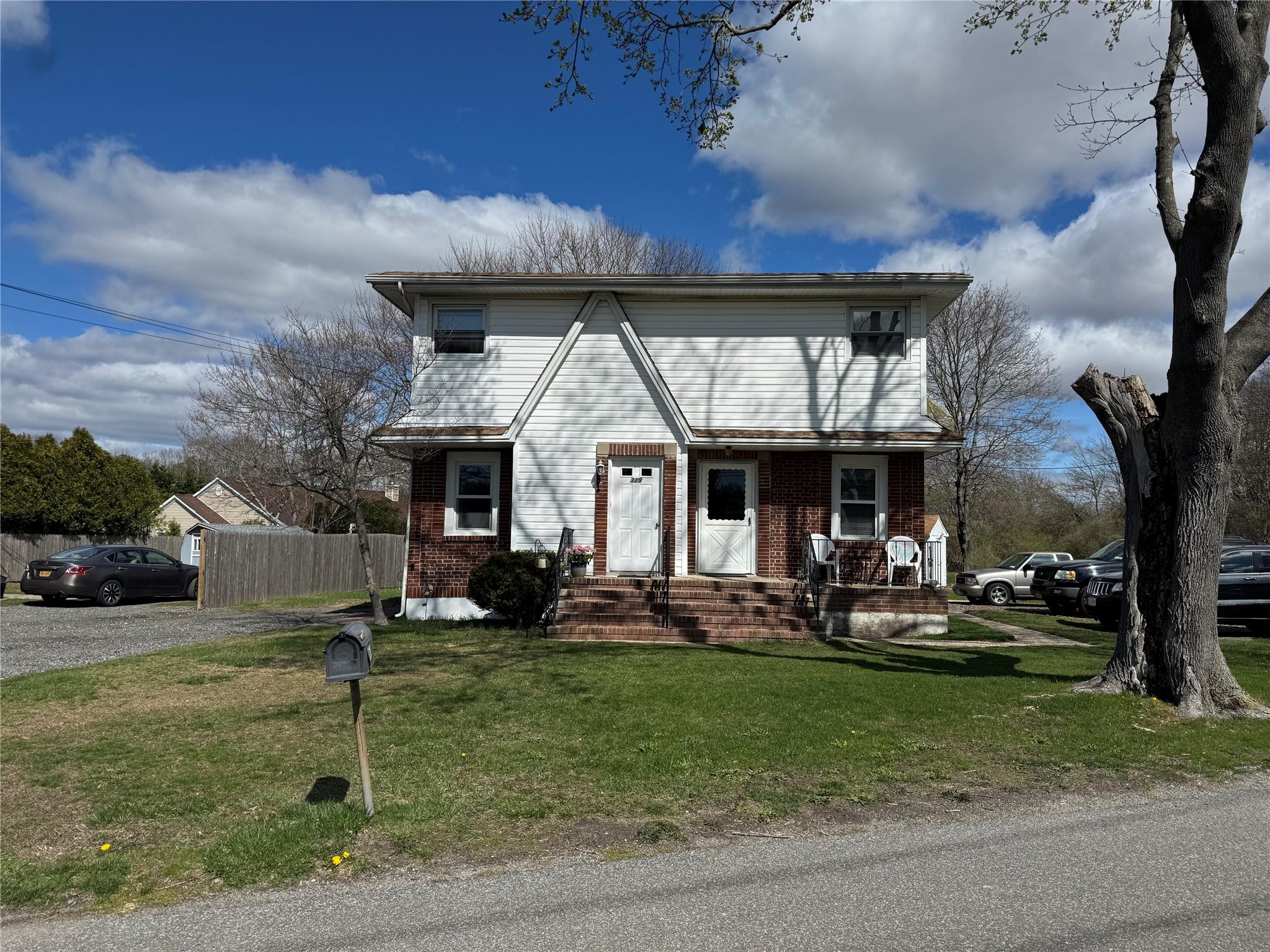 329 Patchogue Yaphank Rd Property Photo