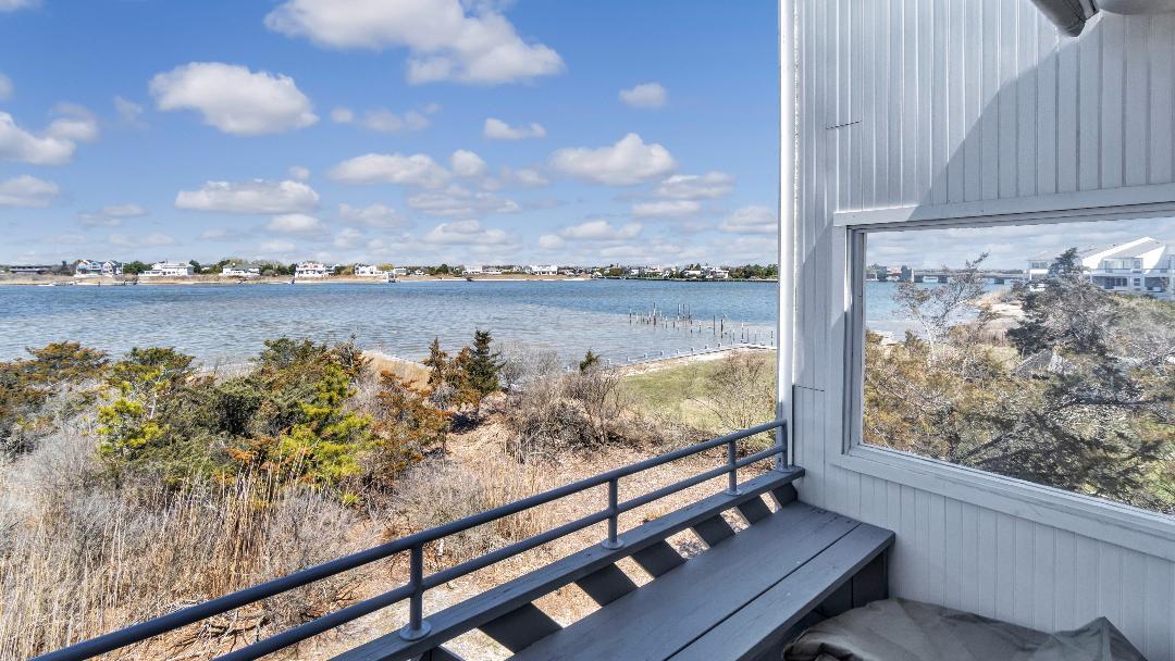274 Dune Road Property Photo