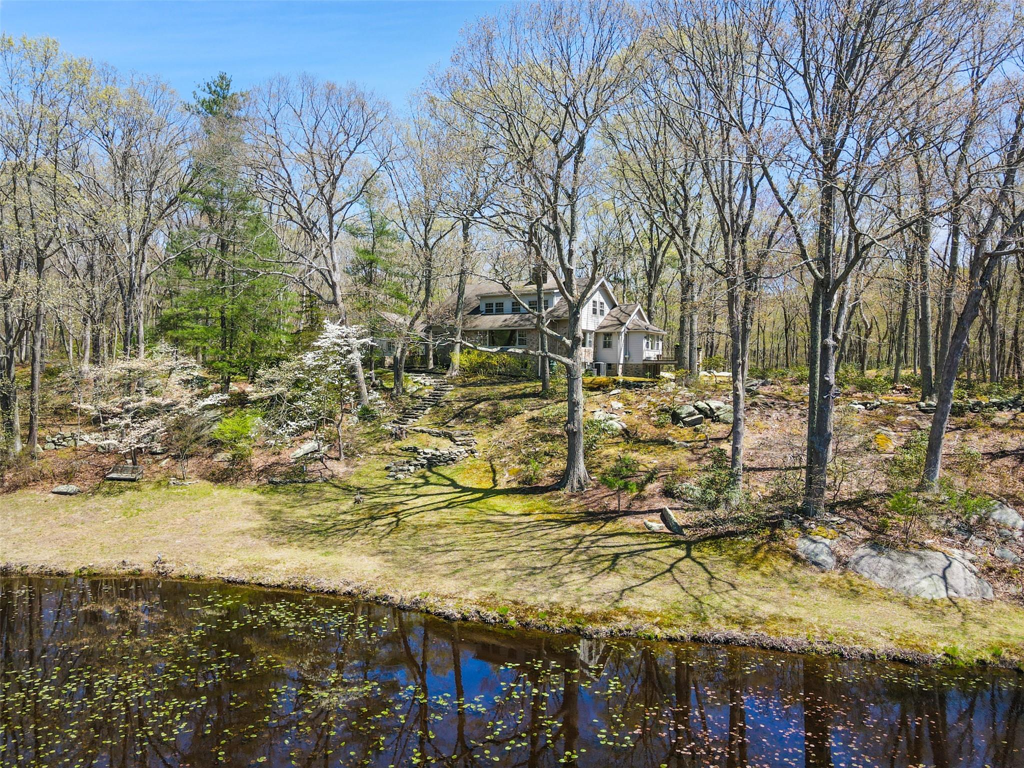 109 Old Church Ln Property Photo