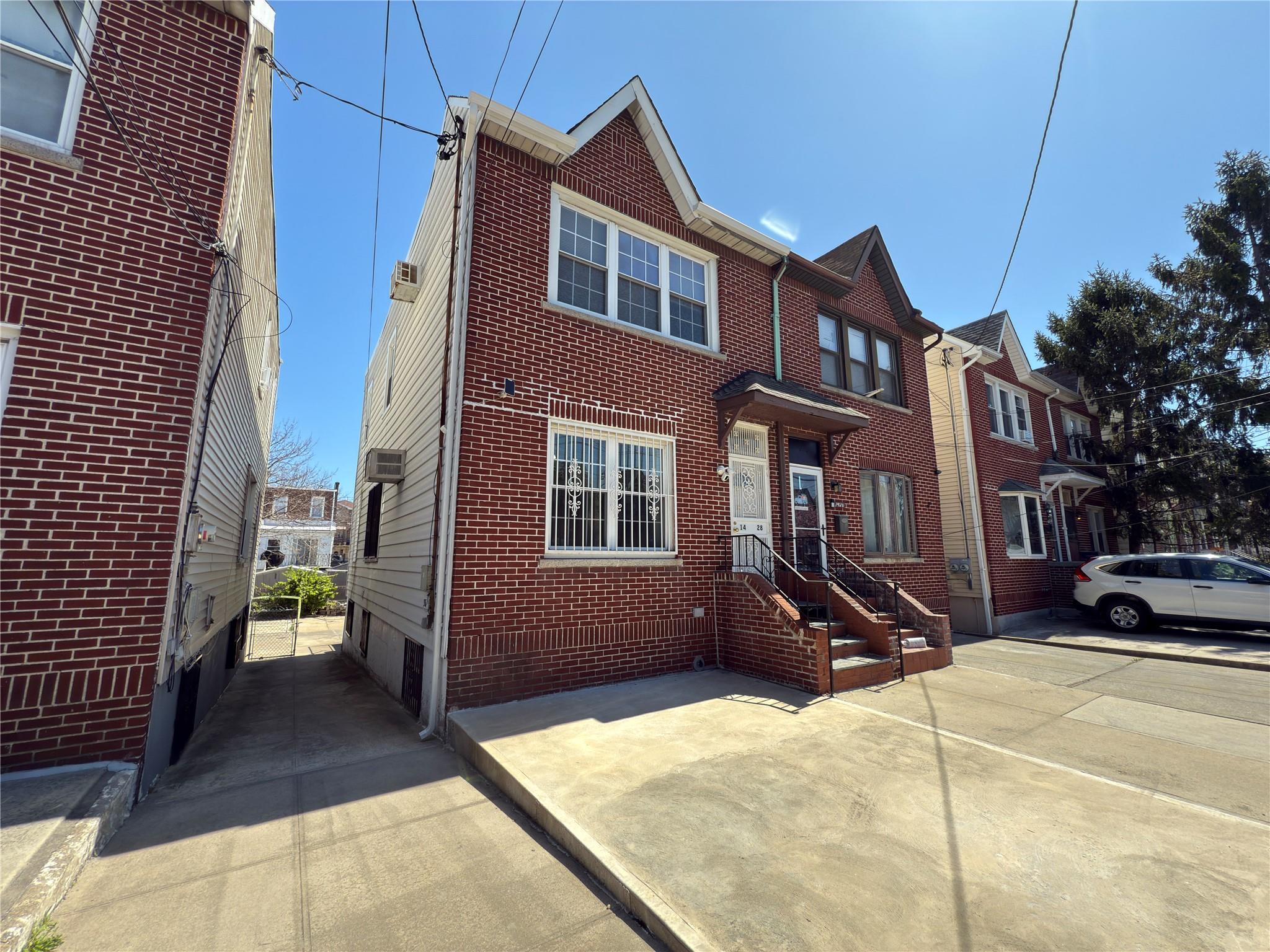 1428 Hobart Ave Property Photo