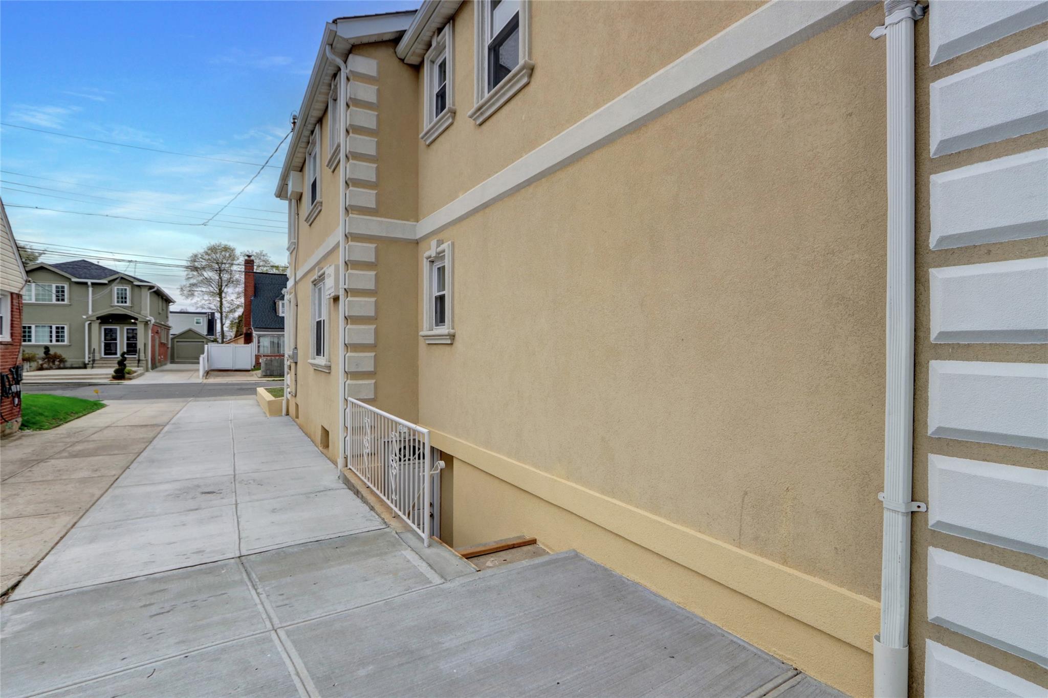 120-15 196th Street Property Photo 22