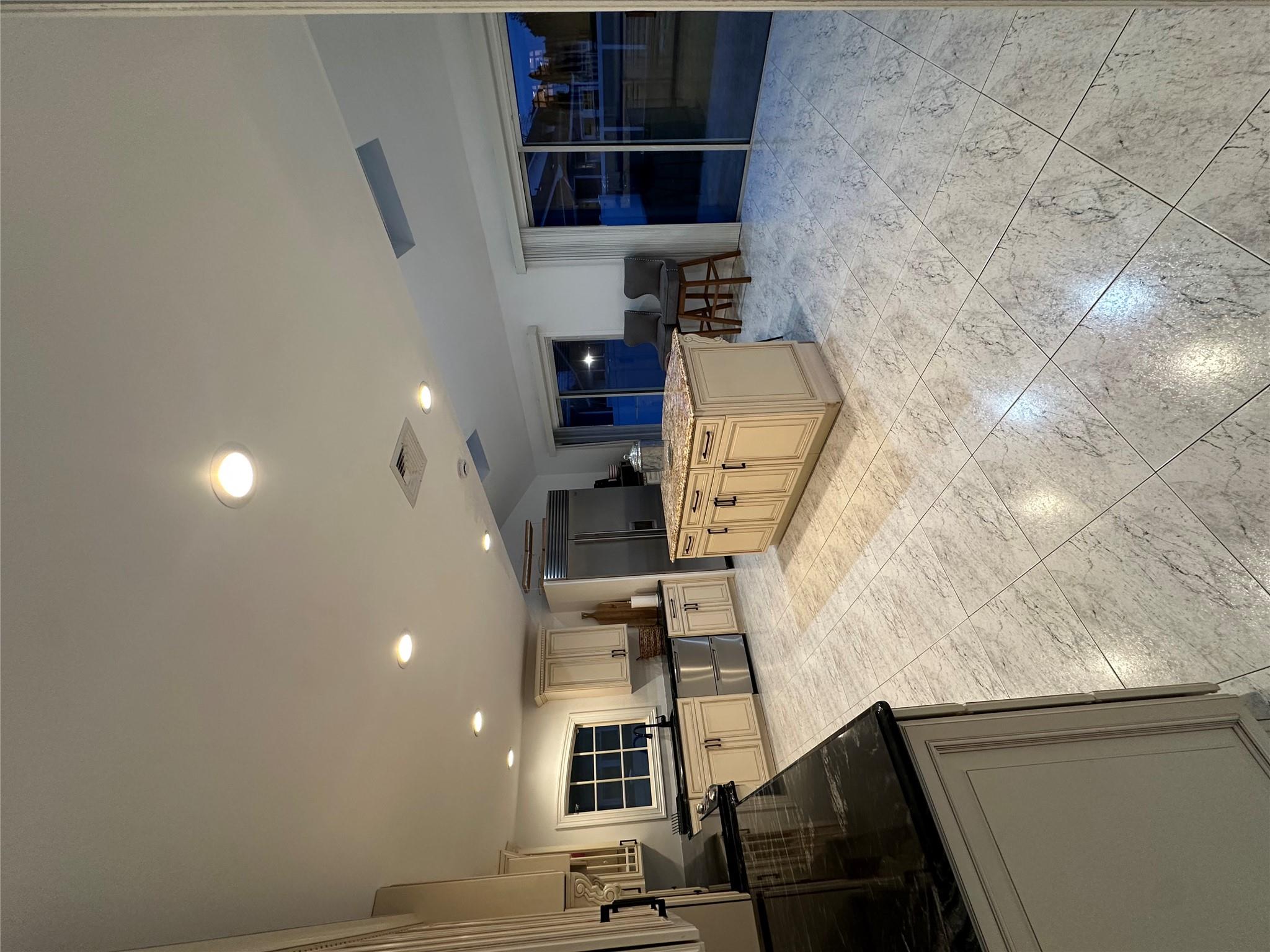 121 W Seaman Avenue Property Photo 9