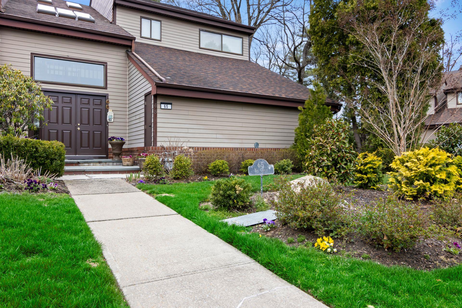 65 The Cir Property Photo