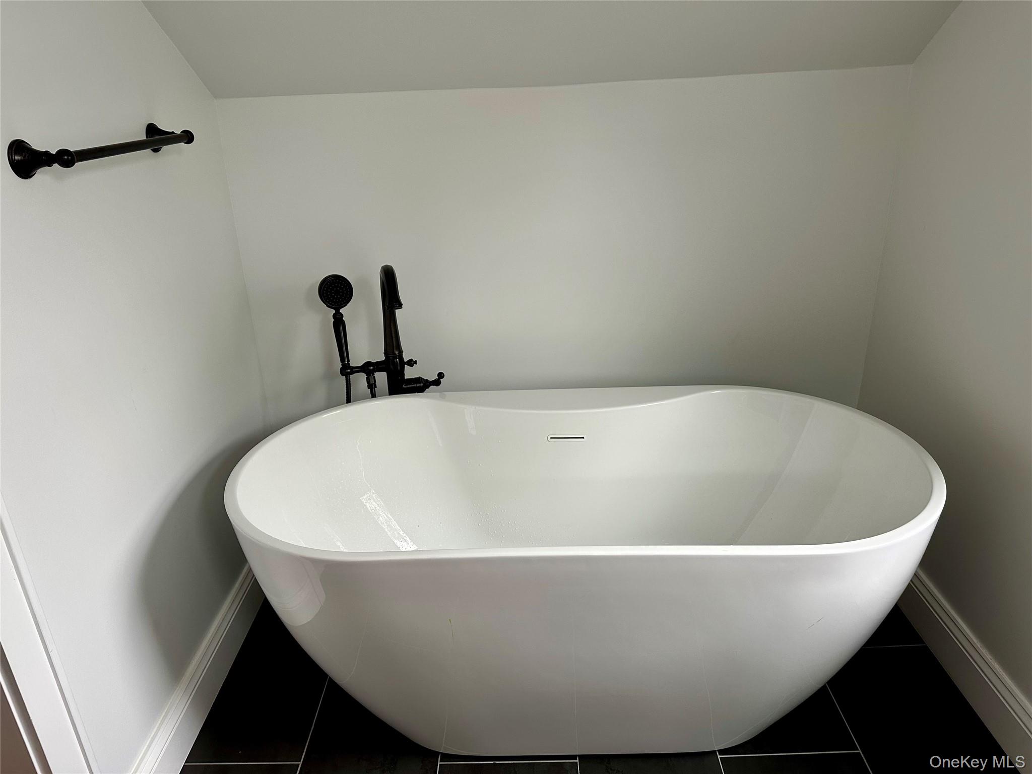 19 Ocean Road Property Photo 13