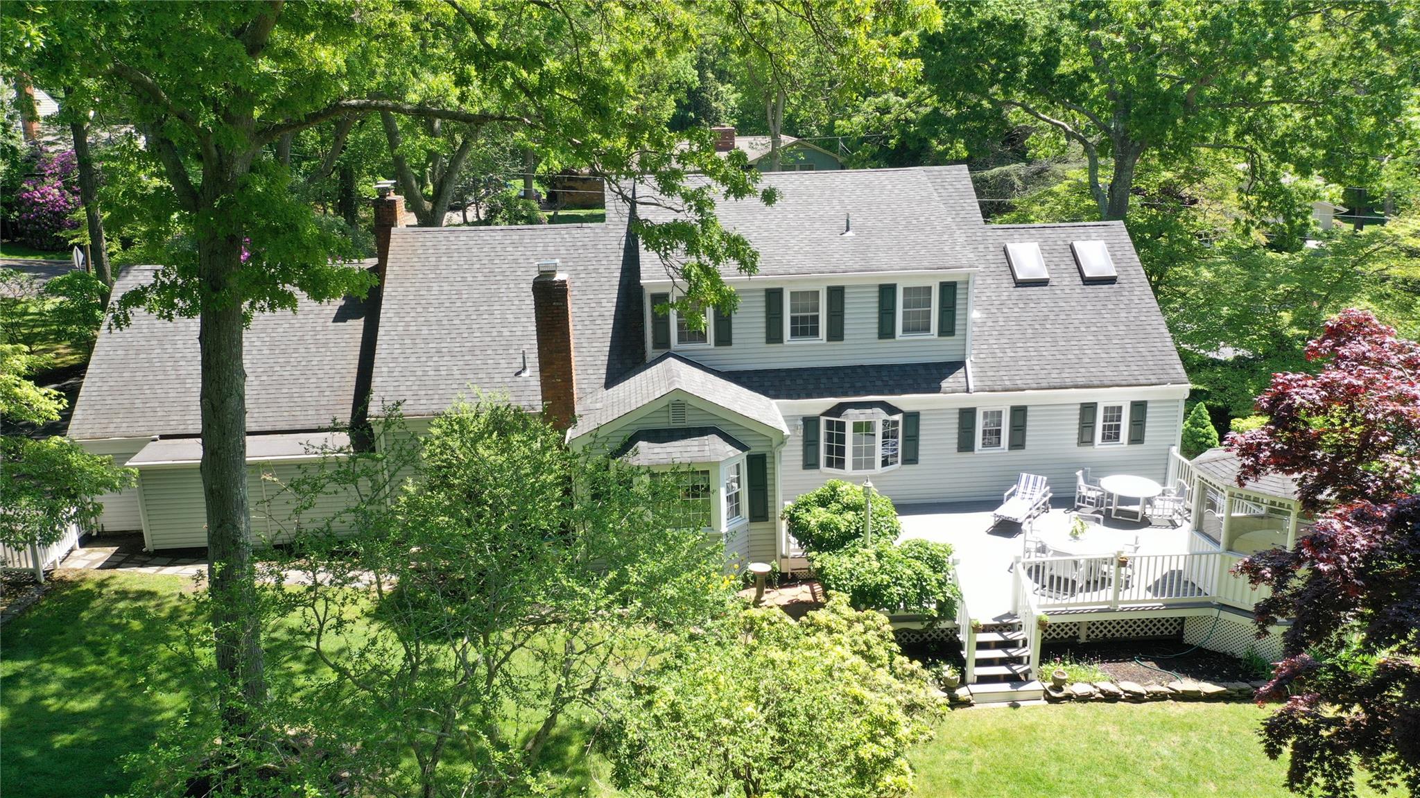 14 Gateway Drive Property Photo