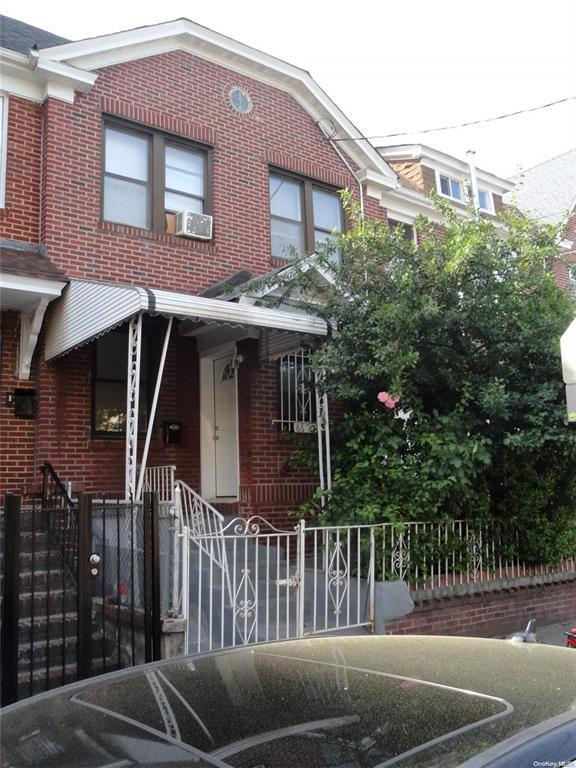 86-15 Britton Ave Property Photo 1