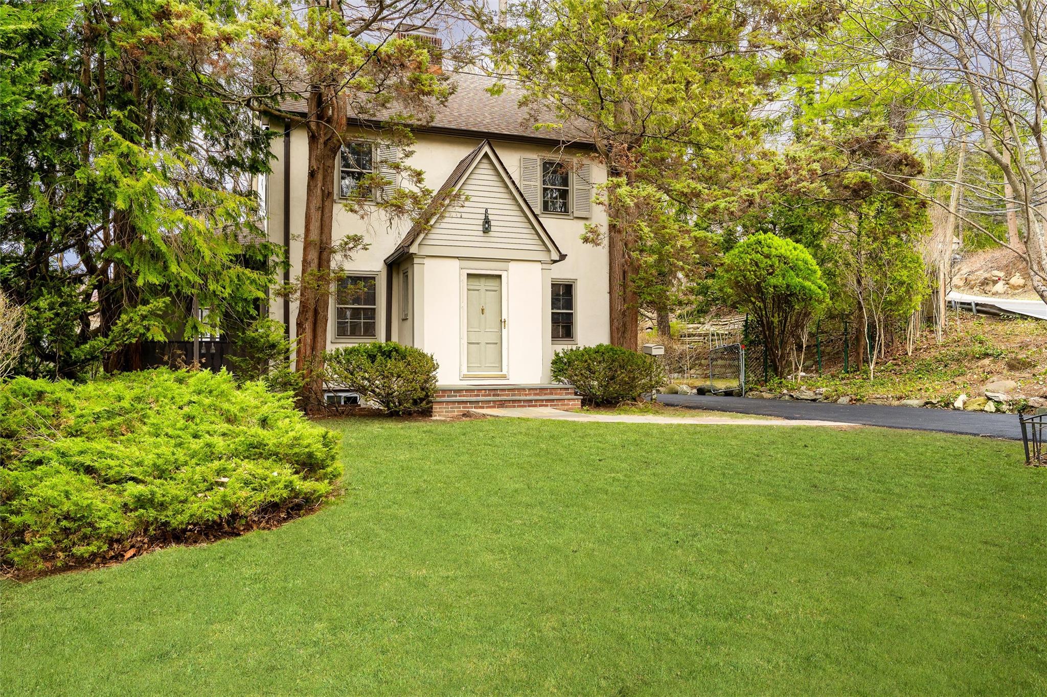 10502 Real Estate Listings Main Image