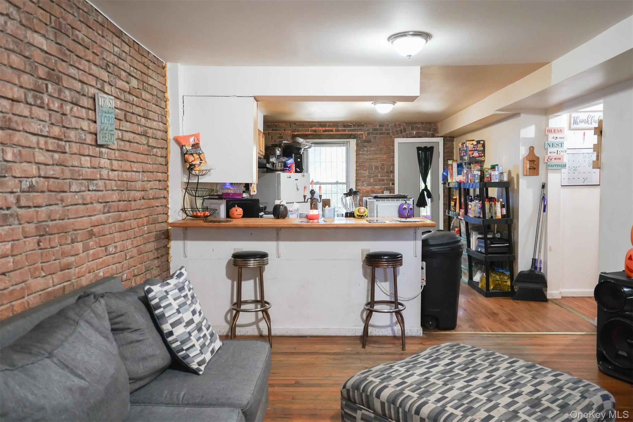 138 S Clark Street Property Photo 3