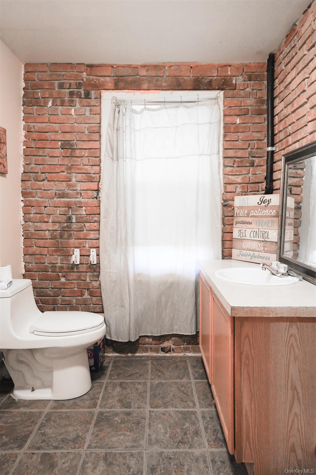 138 S Clark Street Property Photo 8