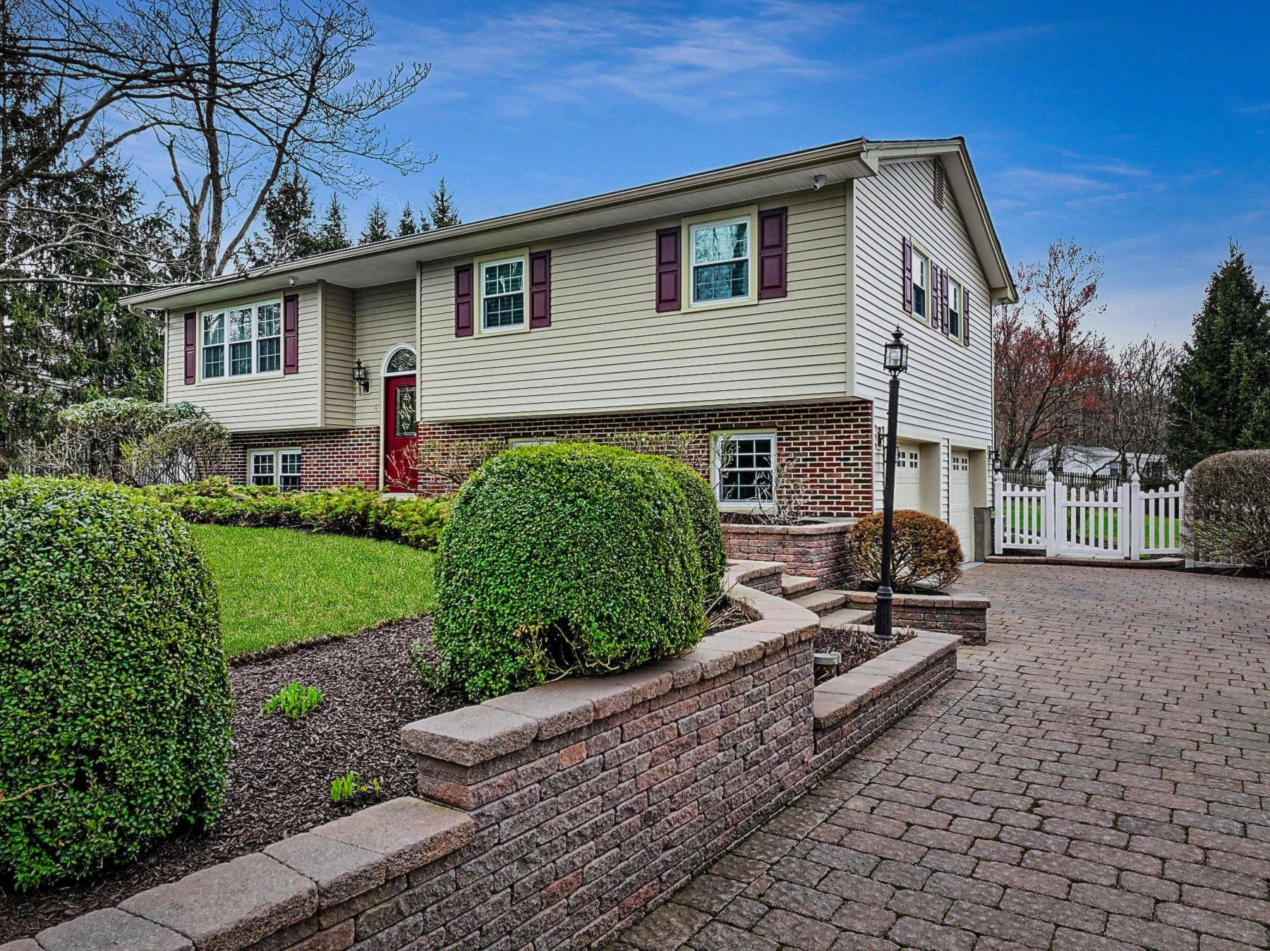44 Hudson Rd Property Photo