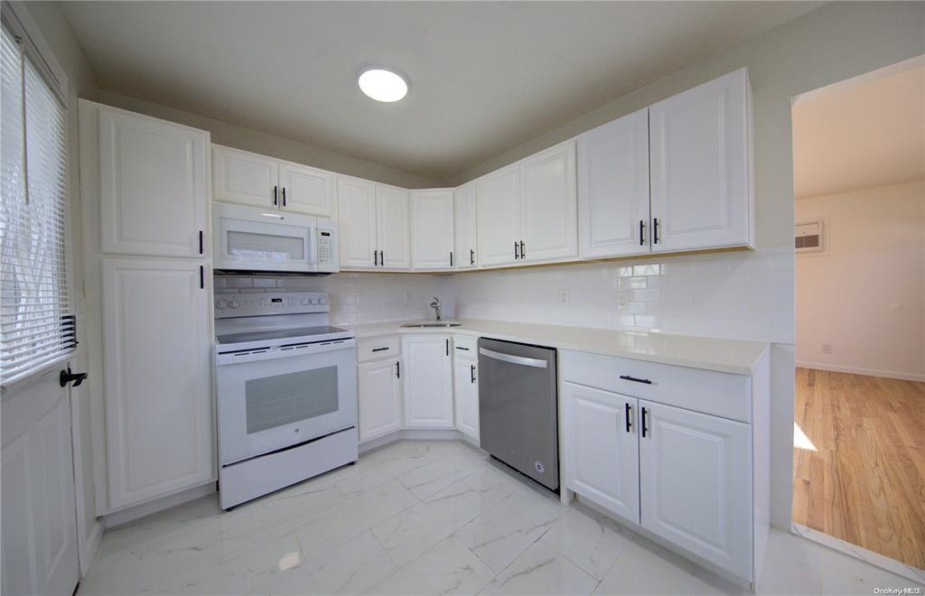 92 3rd Ave Property Photo