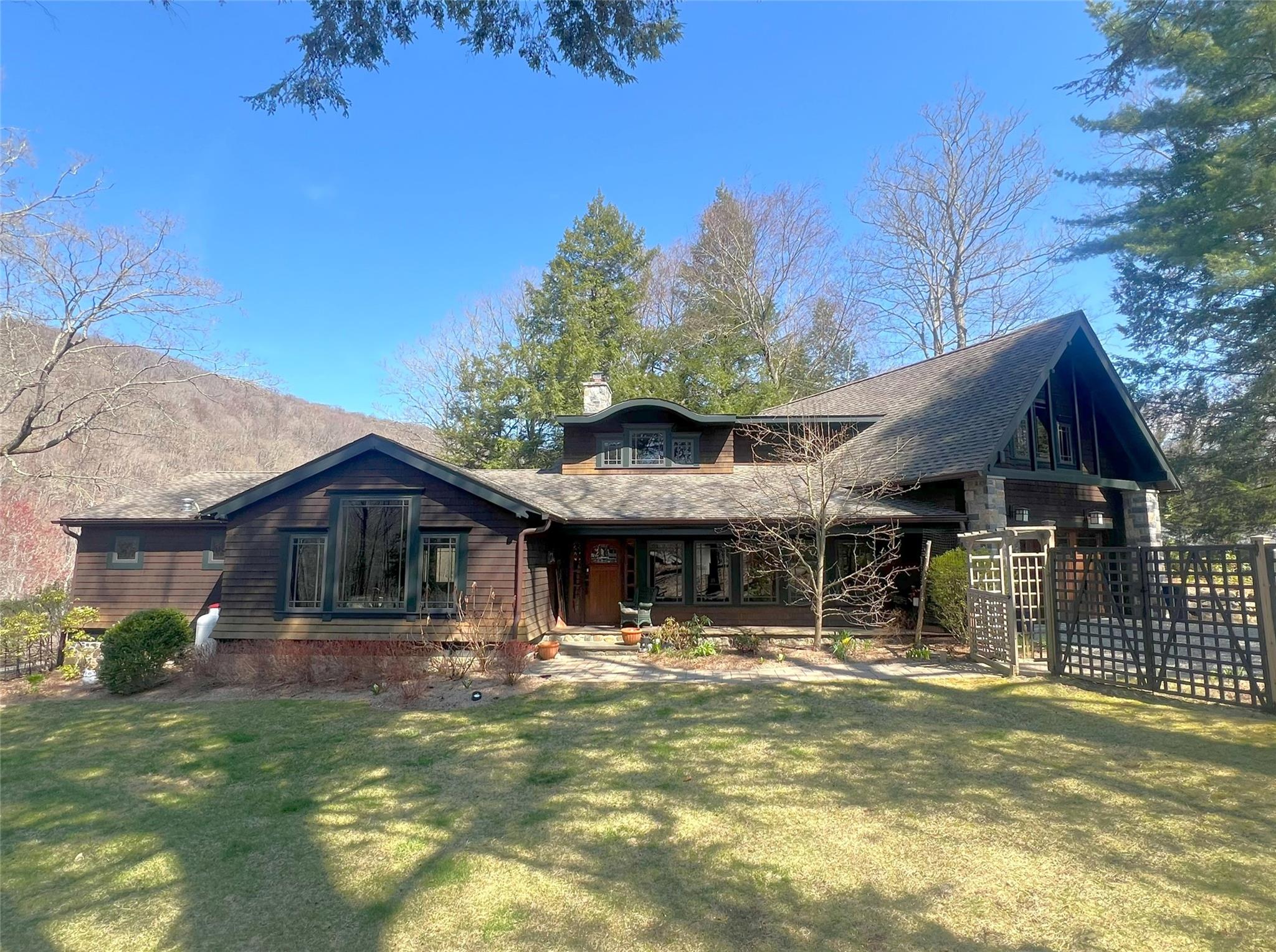 848308 Property Photo