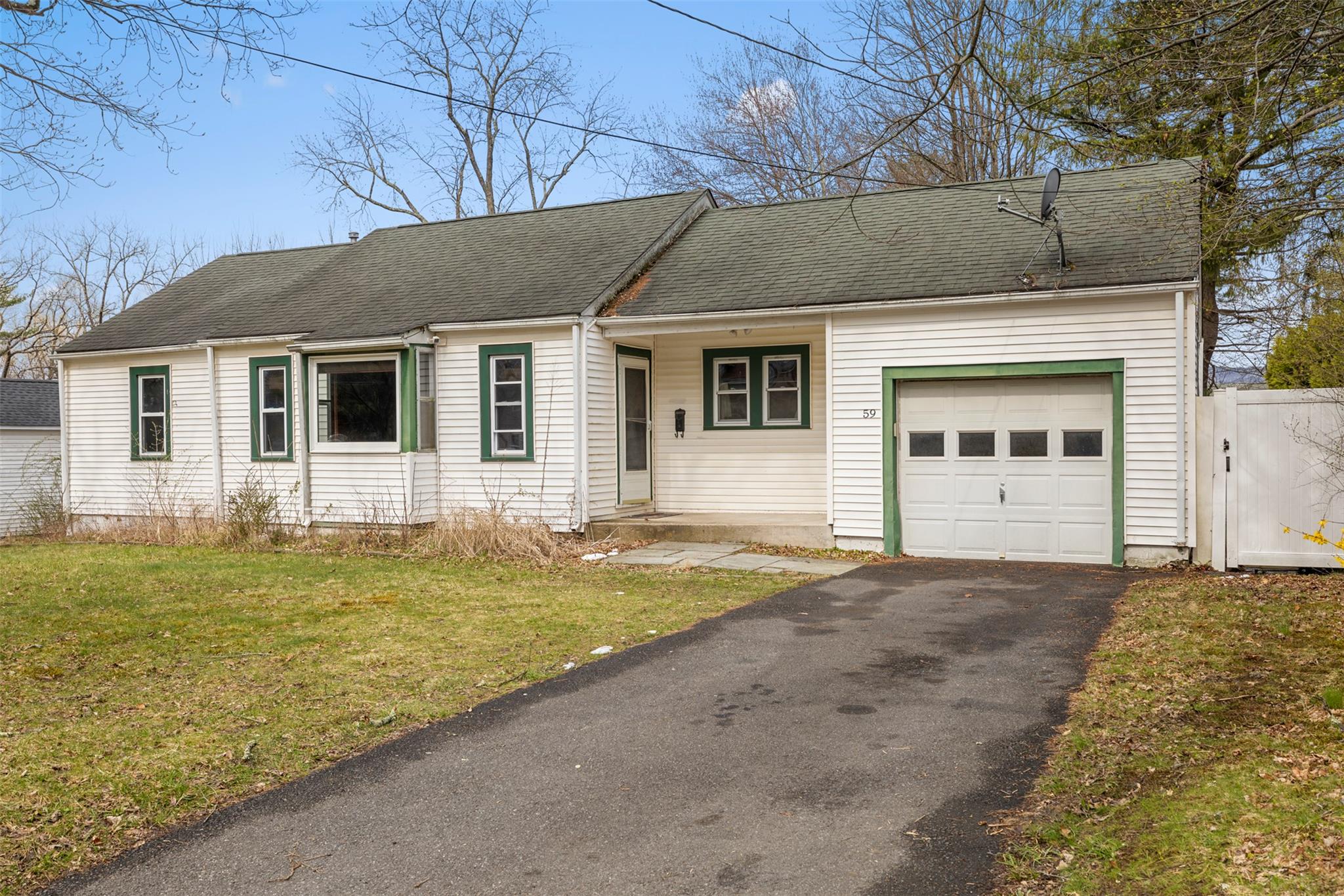 59 Elting Avenue Property Photo