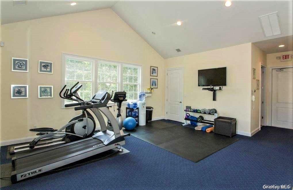 20 Canoe Place Road 8 Property Photo 17